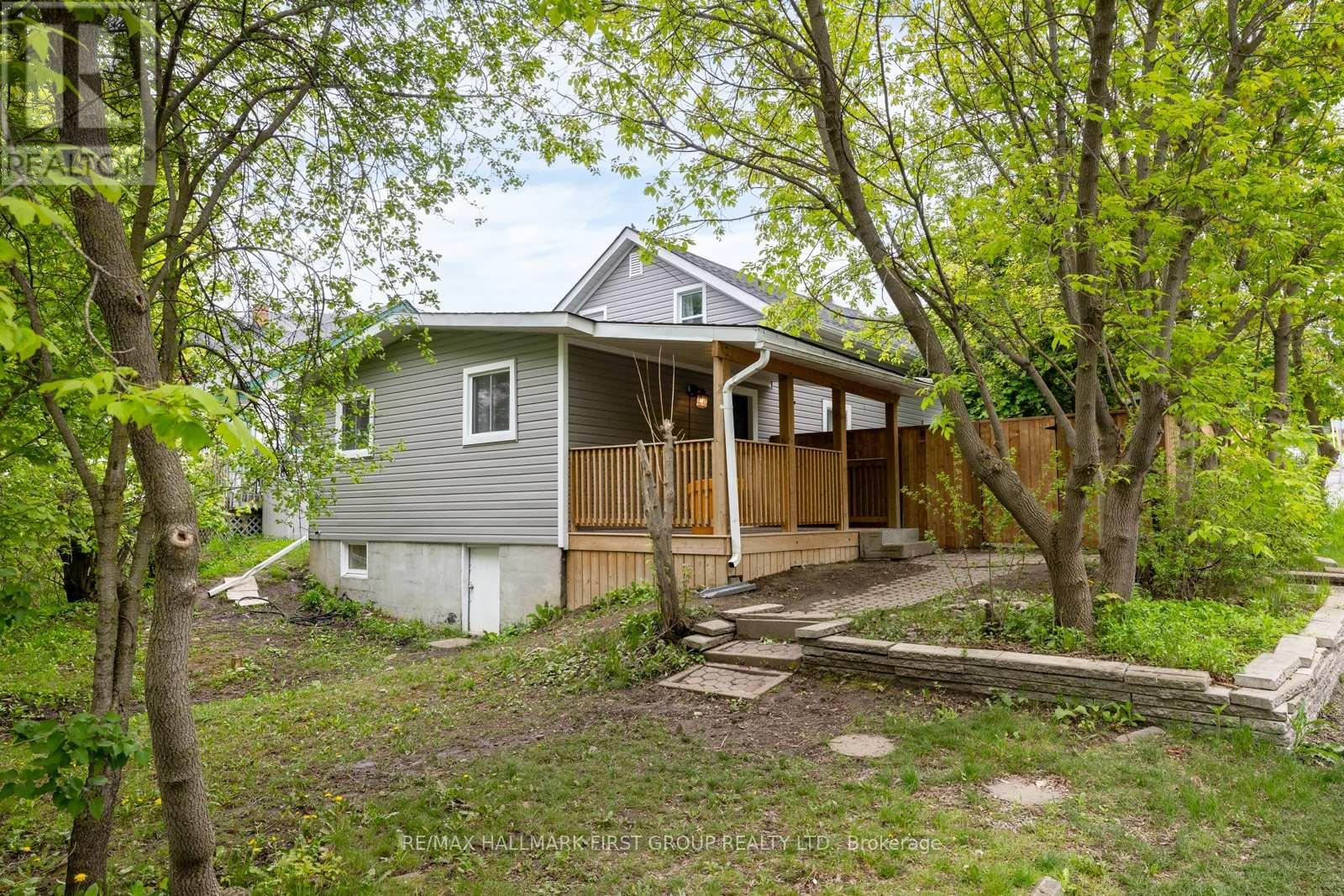 641 Reid Street, Peterborough (Town Ward 3), Ontario  K9H 4H6 - Photo 2 - X12784190