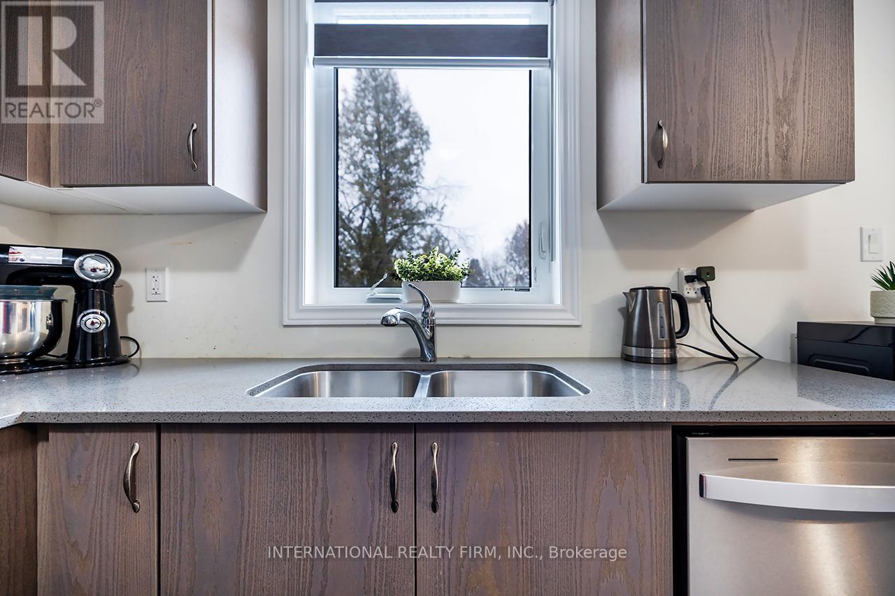 31 Connolly Road, Kawartha Lakes (Lindsay), Ontario  K9V 0P1 - Photo 15 - X12785582