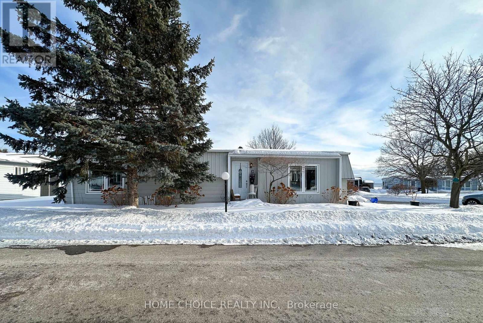 3 Heritage Lane, Clarington (Newcastle), Ontario  L1B 1A5 - Photo 2 - E12786056