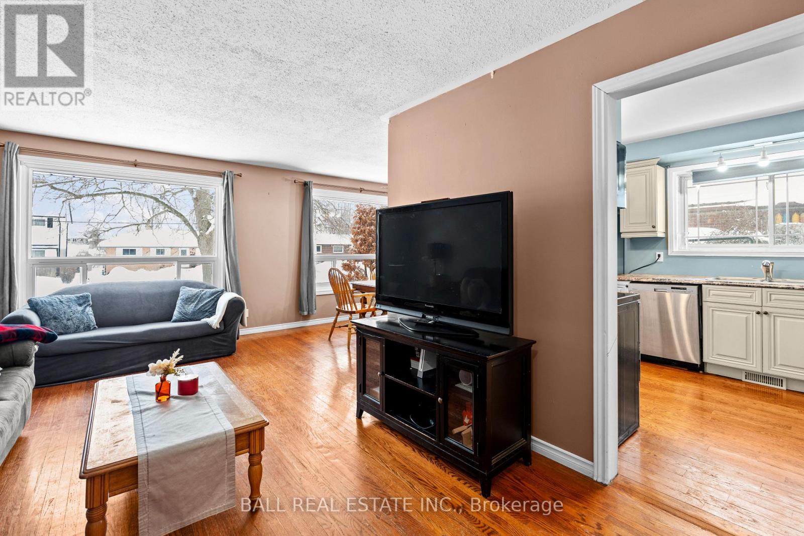 255 Woodward Avenue, Selwyn, Ontario  K9L 1K1 - Photo 7 - X12786386