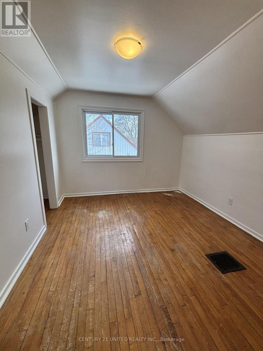 638 Mckellar Street, Peterborough (Otonabee Ward 1), Ontario  K9J 1R3 - Photo 14 - X12787206