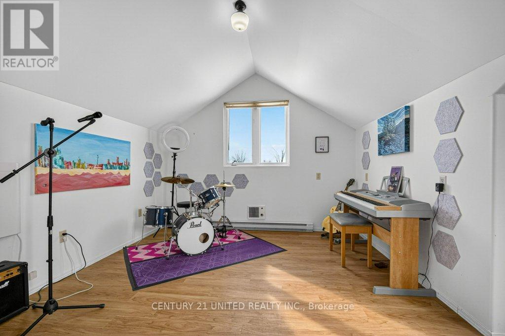 1074 First Line, Douro-Dummer, Ontario  K0L 3A0 - Photo 36 - X12787932