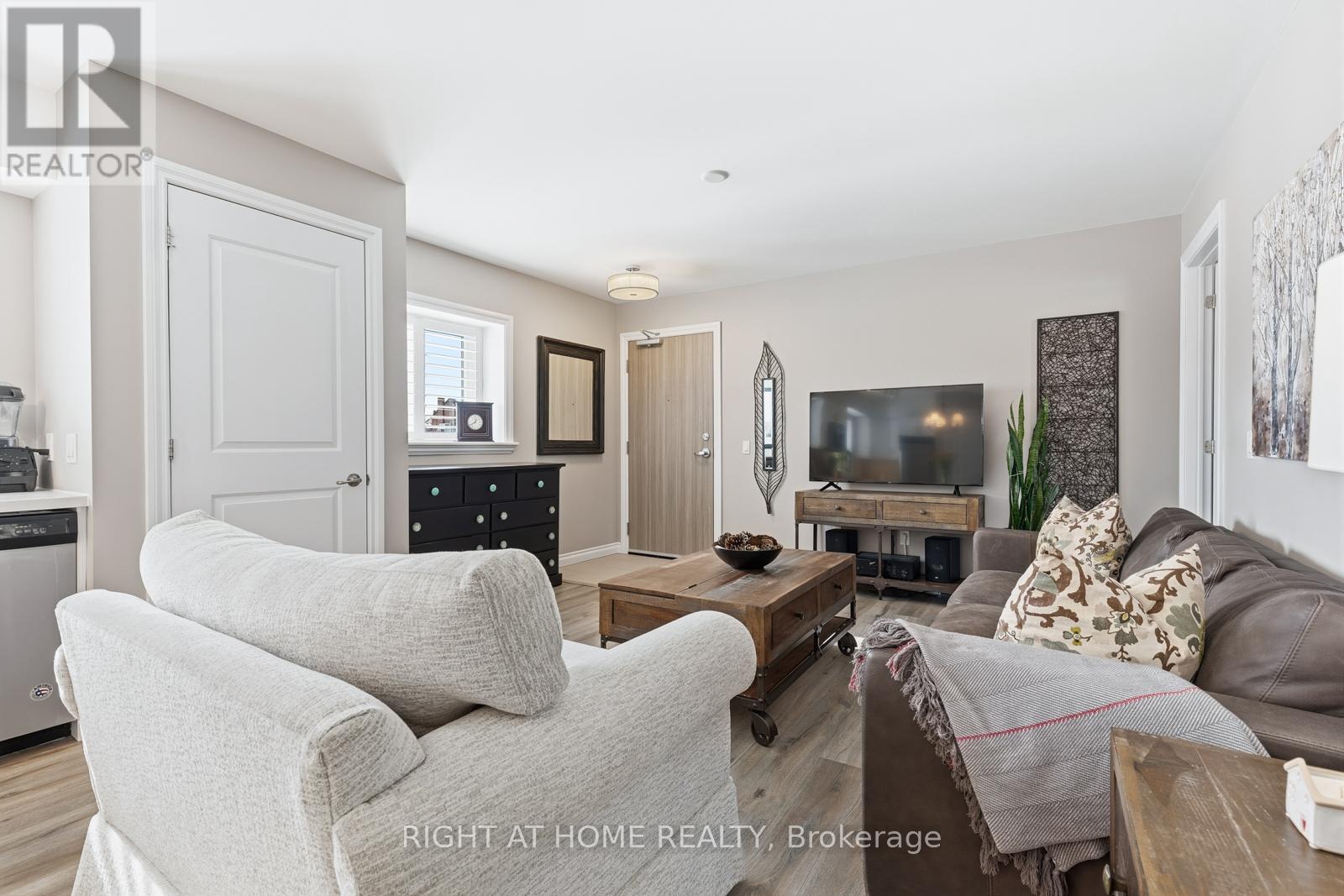 301 - 25 King Street, Kawartha Lakes (Lindsay), Ontario  K9V 1C4 - Photo 4 - X12789304