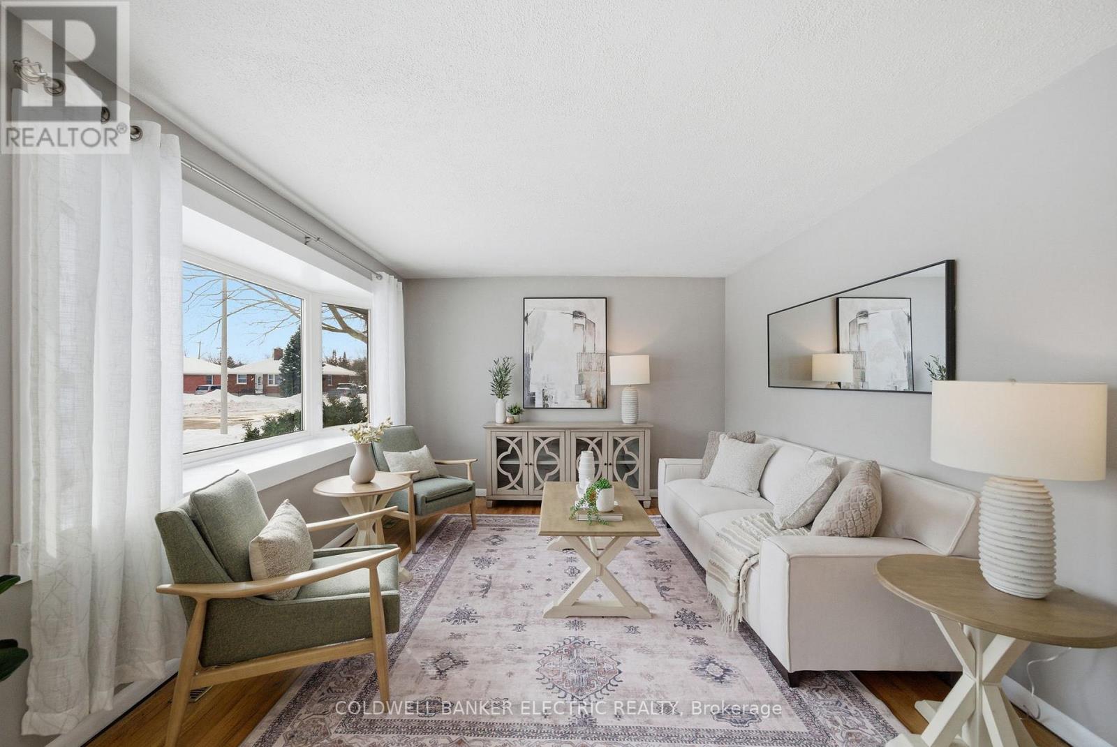 756 Barbara Crescent, Peterborough (Otonabee Ward 1), Ontario  K9J 3X7 - Photo 5 - X12789984