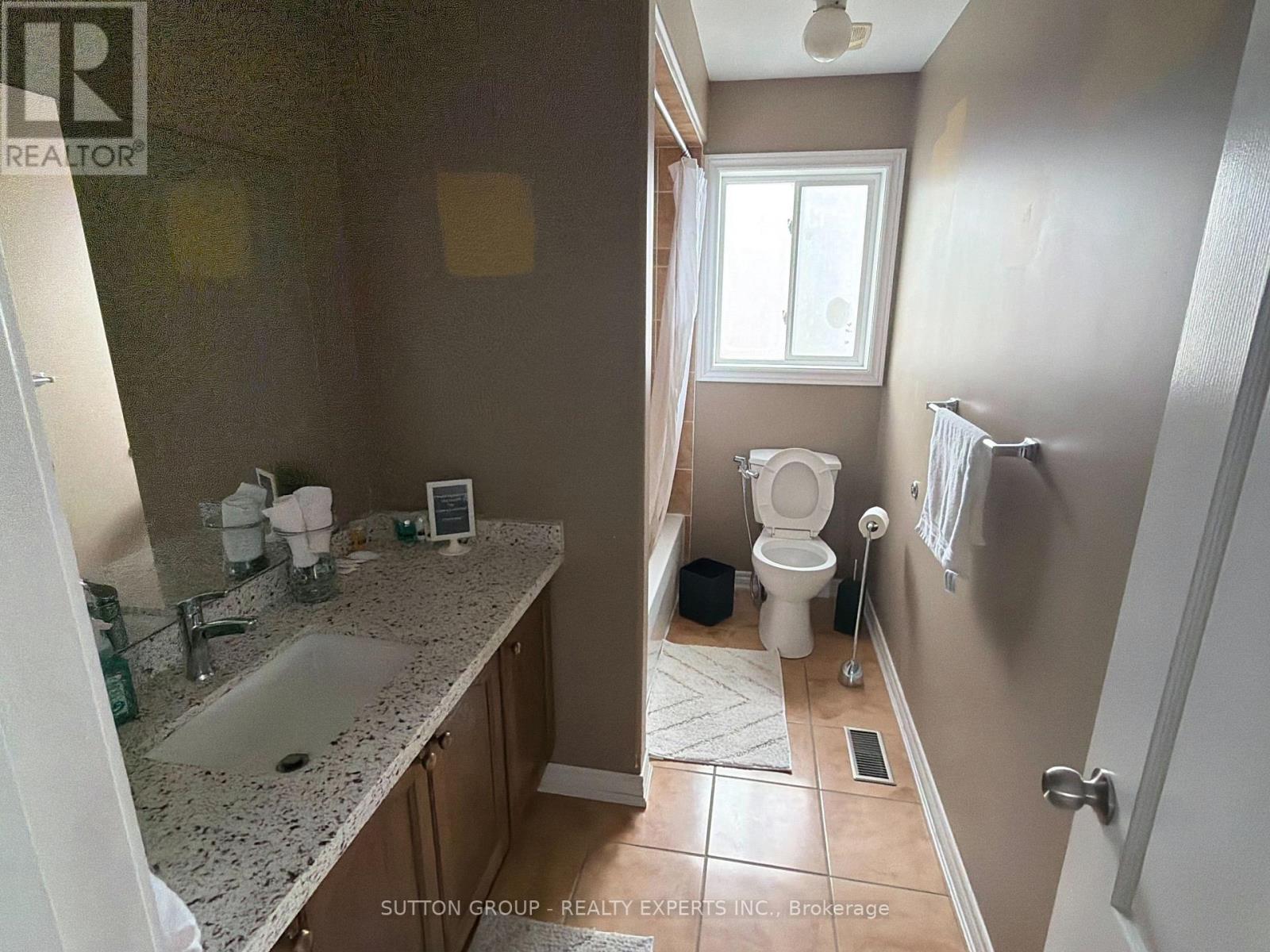 28 Cook Street, Kawartha Lakes (Lindsay), Ontario  K9V 0A7 - Photo 6 - X12790104