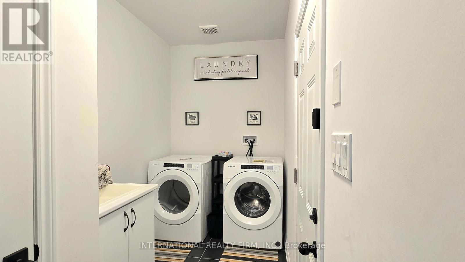 18 Hancock Crescent, Kawartha Lakes (Lindsay), Ontario  K9V 0P2 - Photo 11 - X12790930