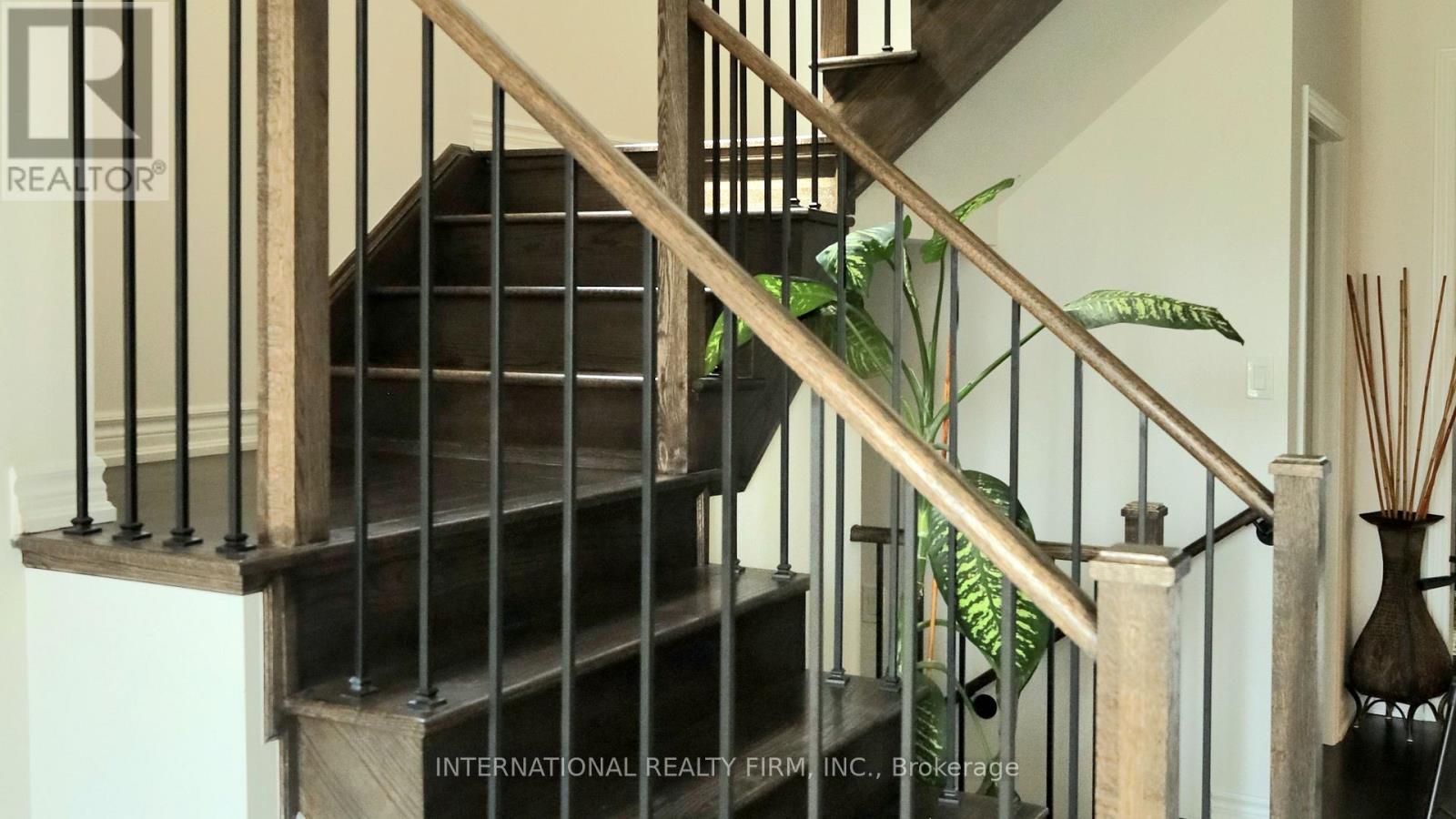 18 Hancock Crescent, Kawartha Lakes (Lindsay), Ontario  K9V 0P2 - Photo 12 - X12790930