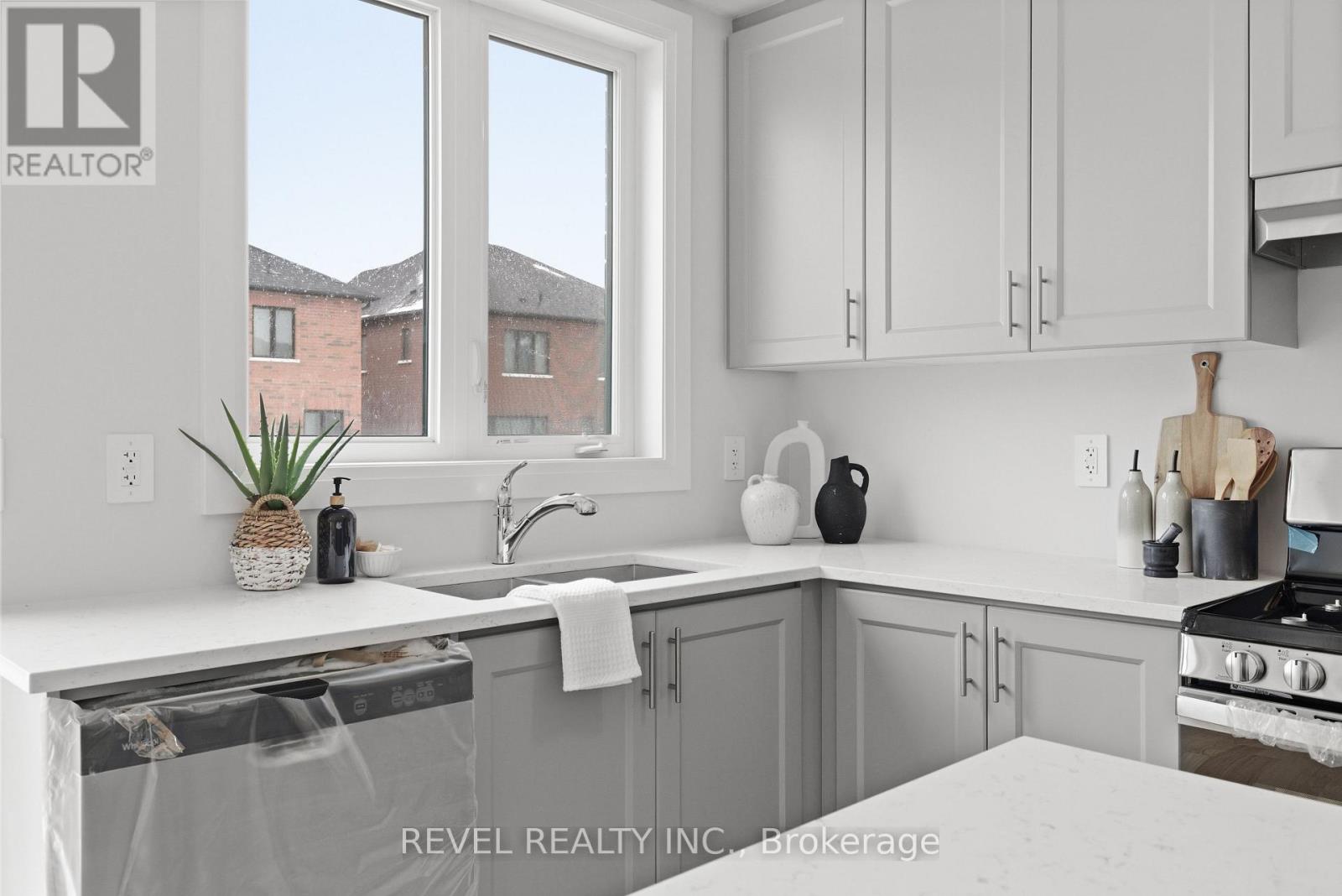 47 Corley Street, Kawartha Lakes (Lindsay), Ontario  K9V 6C2 - Photo 9 - X12791140