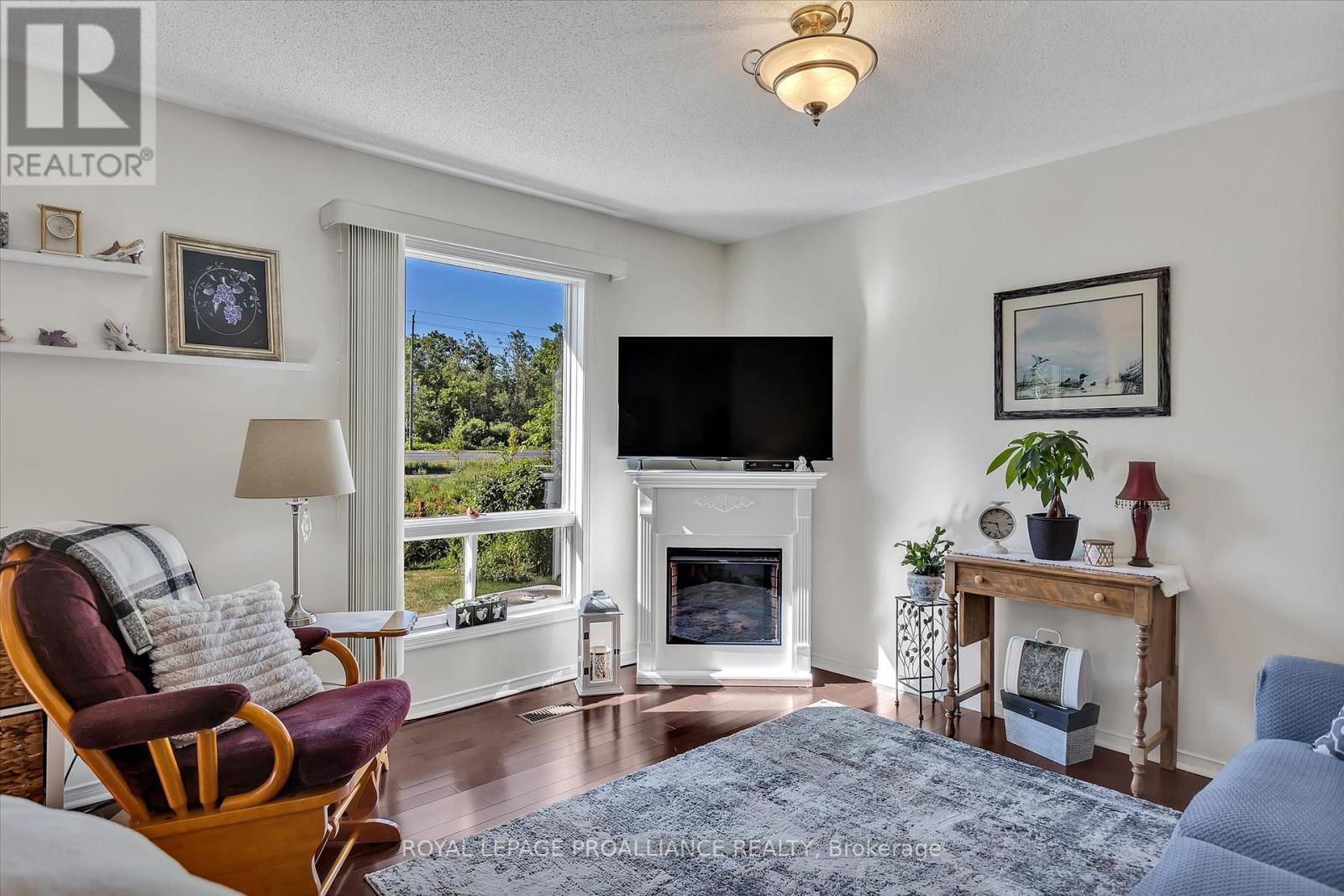 1269 Eagle Crescent, Peterborough (Monaghan Ward 2), Ontario  K9K 2K6 - Photo 5 - X12791216