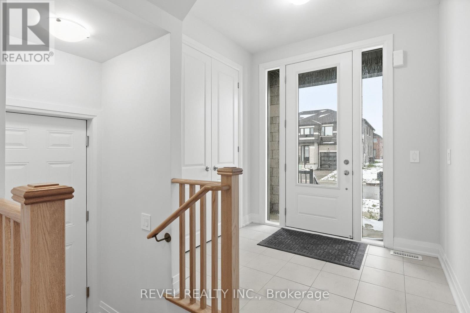 47 Corley Street, Kawartha Lakes (Lindsay), Ontario  K9V 6C2 - Photo 2 - X12792066