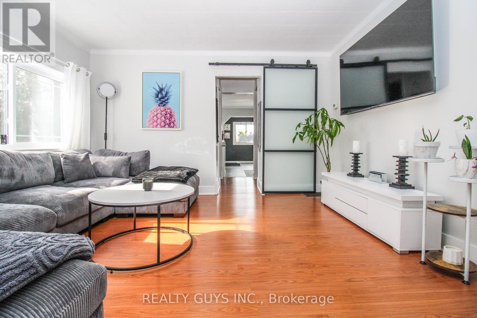 459 Donegal Street, Peterborough (Town Ward 3), Ontario  K9H 4L7 - Photo 10 - X12792306