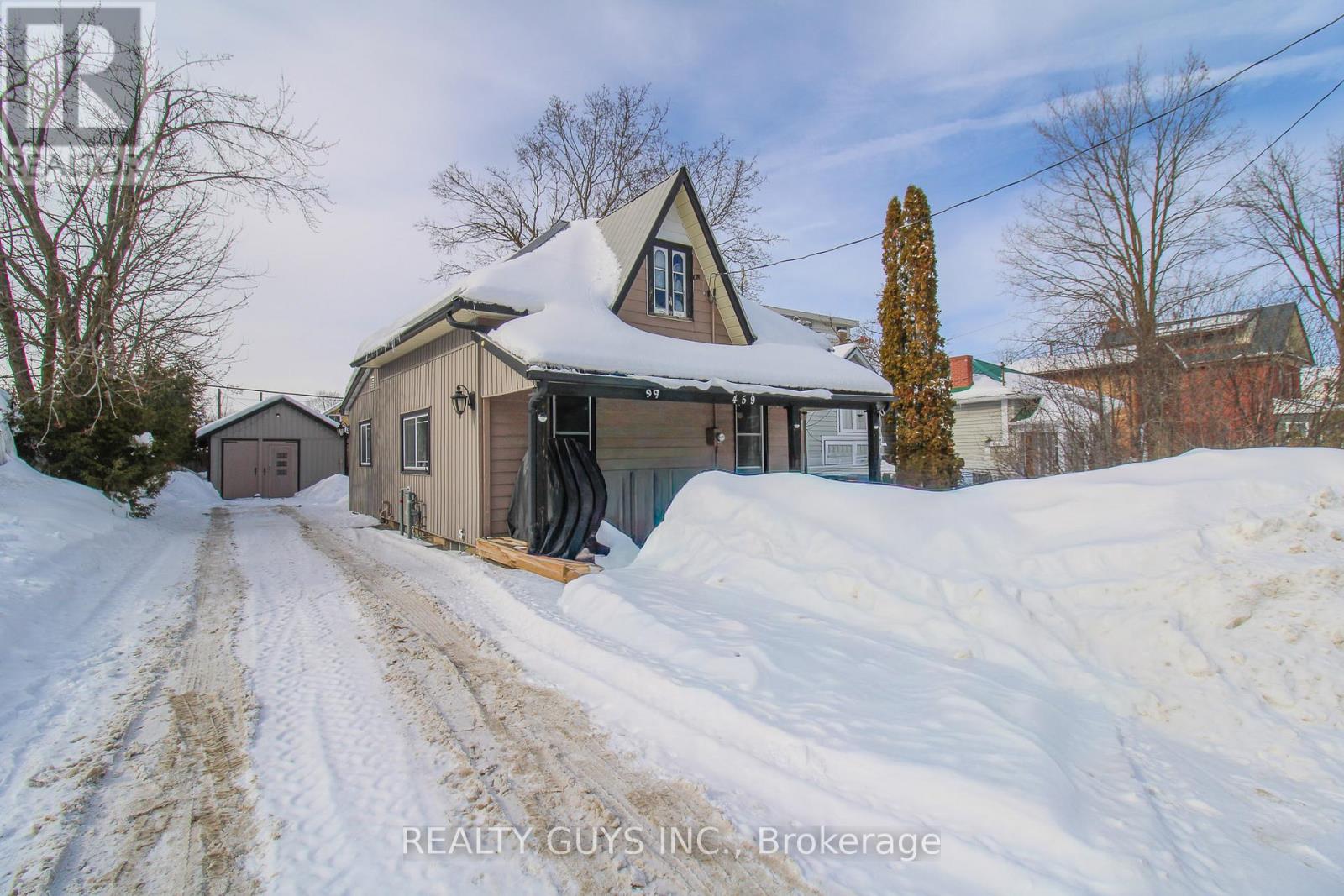 459 Donegal Street, Peterborough (Town Ward 3), Ontario  K9H 4L7 - Photo 2 - X12792306