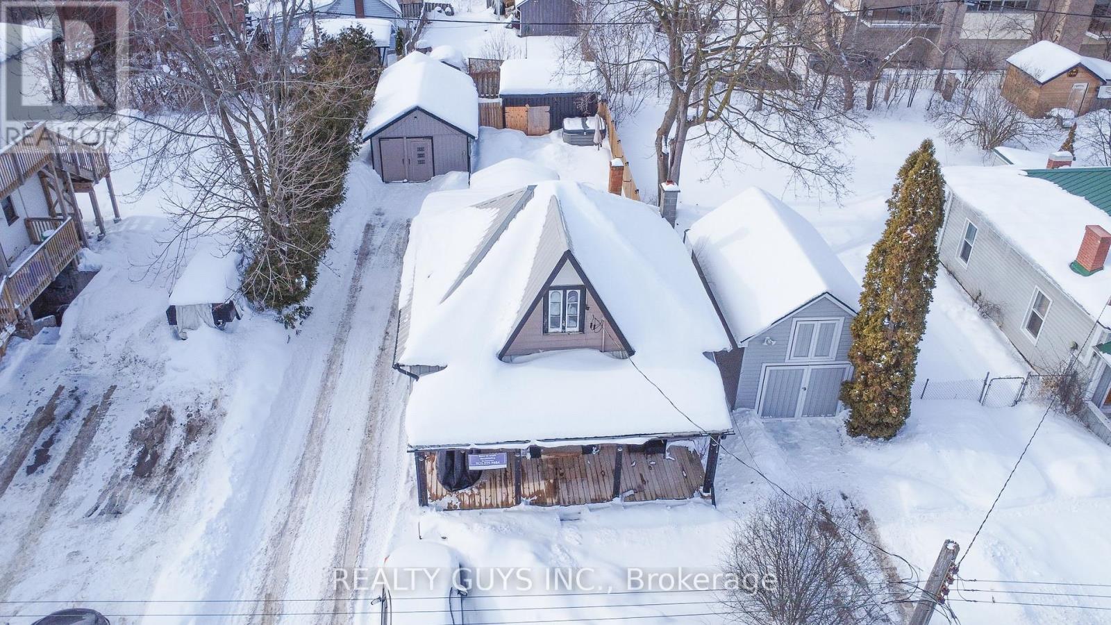 459 Donegal Street, Peterborough (Town Ward 3), Ontario  K9H 4L7 - Photo 3 - X12792306