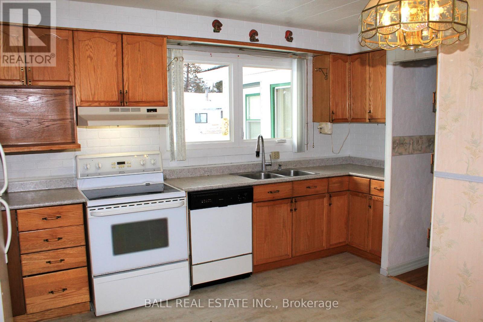 9 Great Oak Street, Highlands East (Bicroft Ward), Ontario  K0L 1M0 - Photo 3 - X12792710