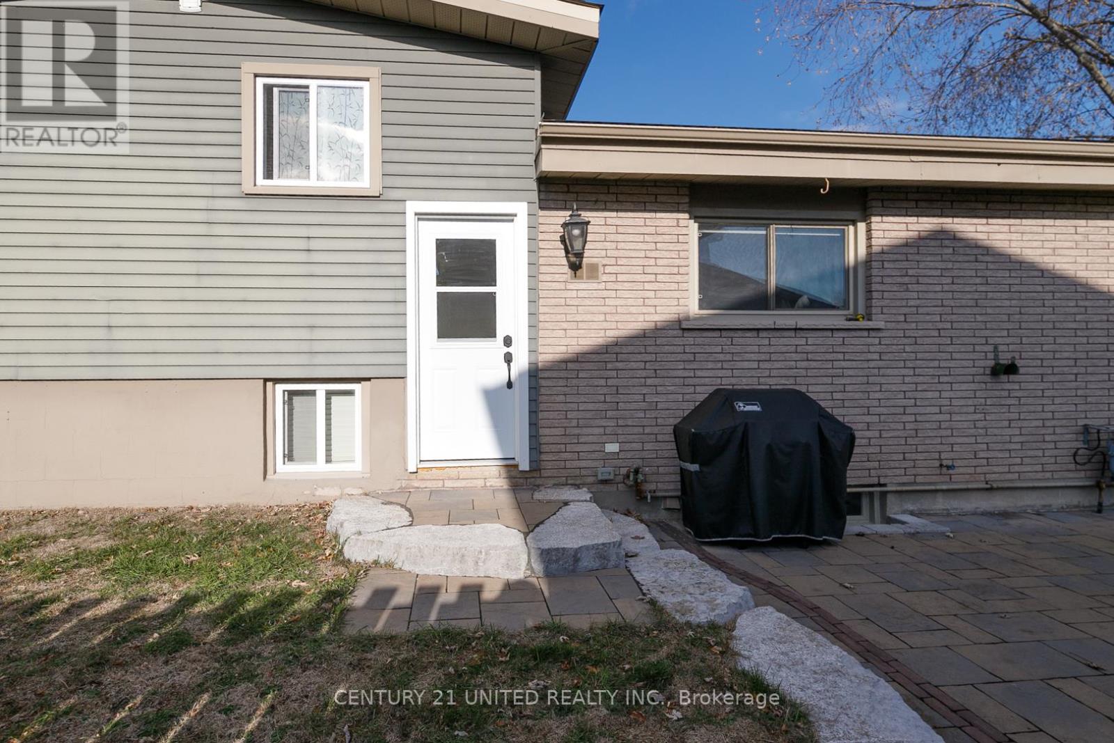 1002 Albany Court, Peterborough (Ashburnham Ward 4), Ontario  K9J 1J2 - Photo 30 - X12793050