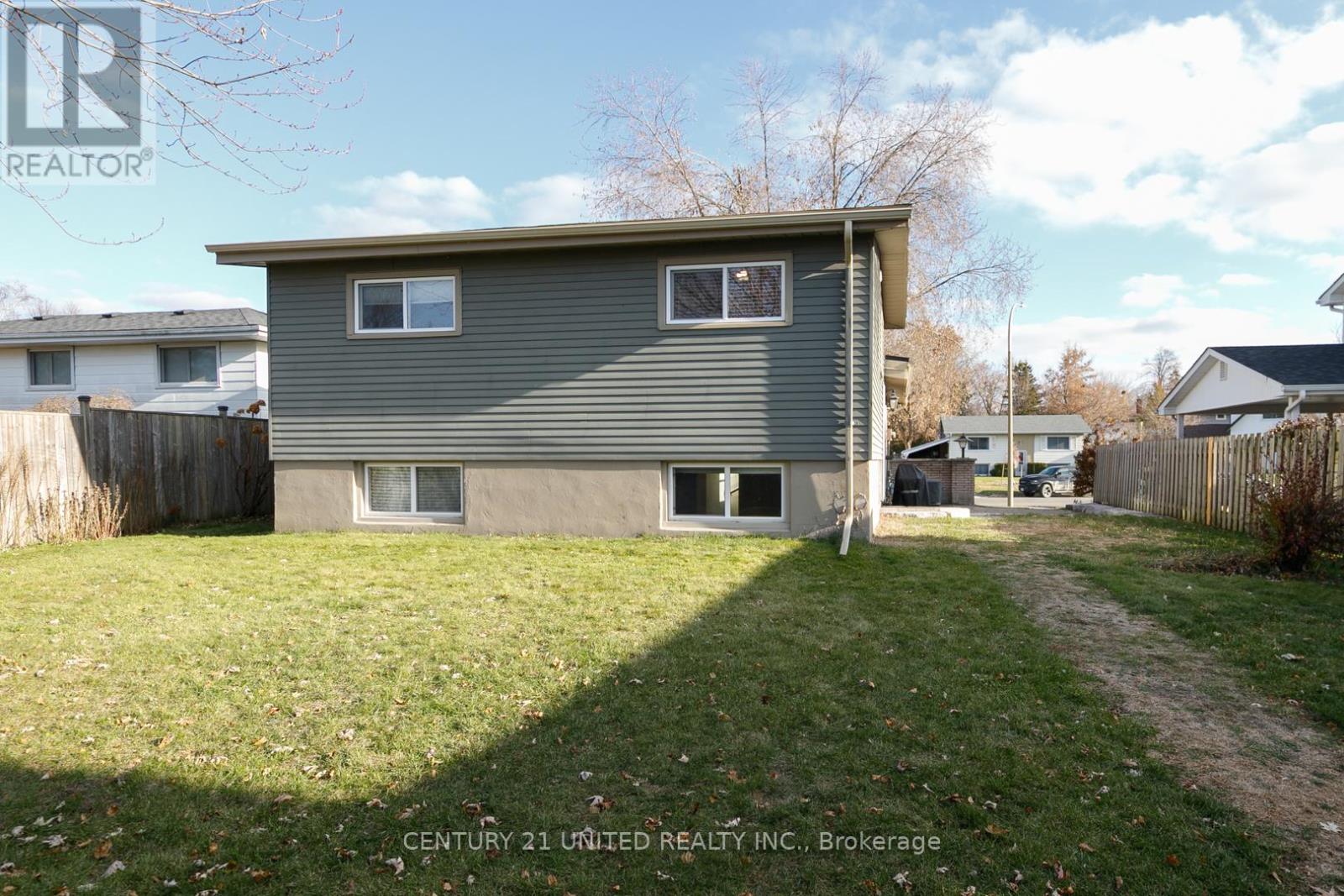 1002 Albany Court, Peterborough (Ashburnham Ward 4), Ontario  K9J 1J2 - Photo 31 - X12793050