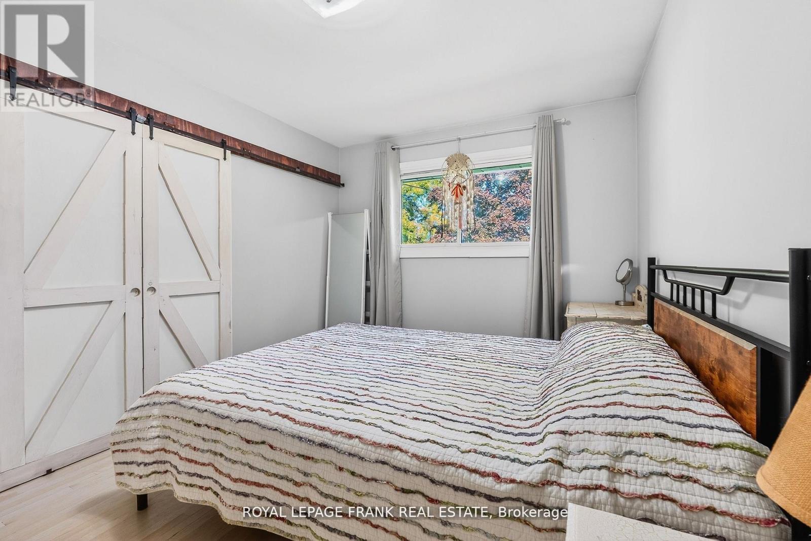 32 Melbourne Street E, Kawartha Lakes (Lindsay), Ontario  K9V 1X7 - Photo 14 - X12793190