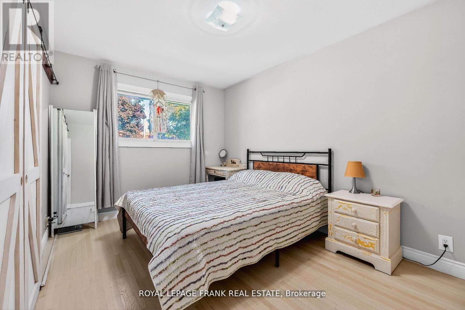 32 Melbourne Street E, Kawartha Lakes (Lindsay), Ontario  K9V 1X7 - Photo 15 - X12793190