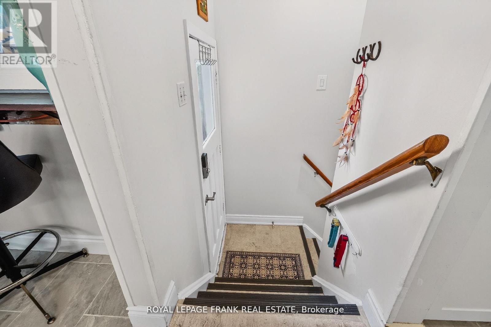 32 Melbourne Street E, Kawartha Lakes (Lindsay), Ontario  K9V 1X7 - Photo 21 - X12793190