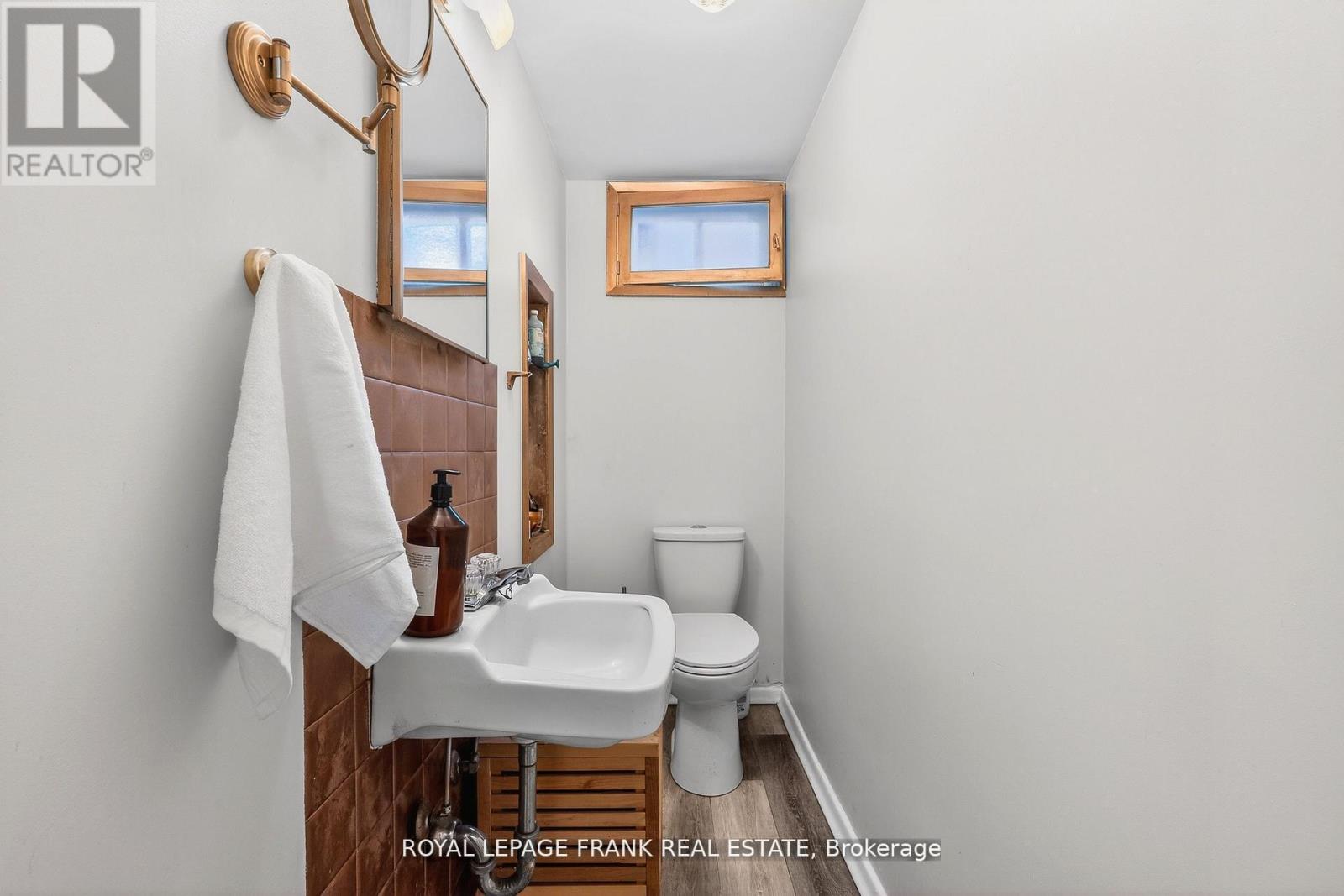 32 Melbourne Street E, Kawartha Lakes (Lindsay), Ontario  K9V 1X7 - Photo 25 - X12793190