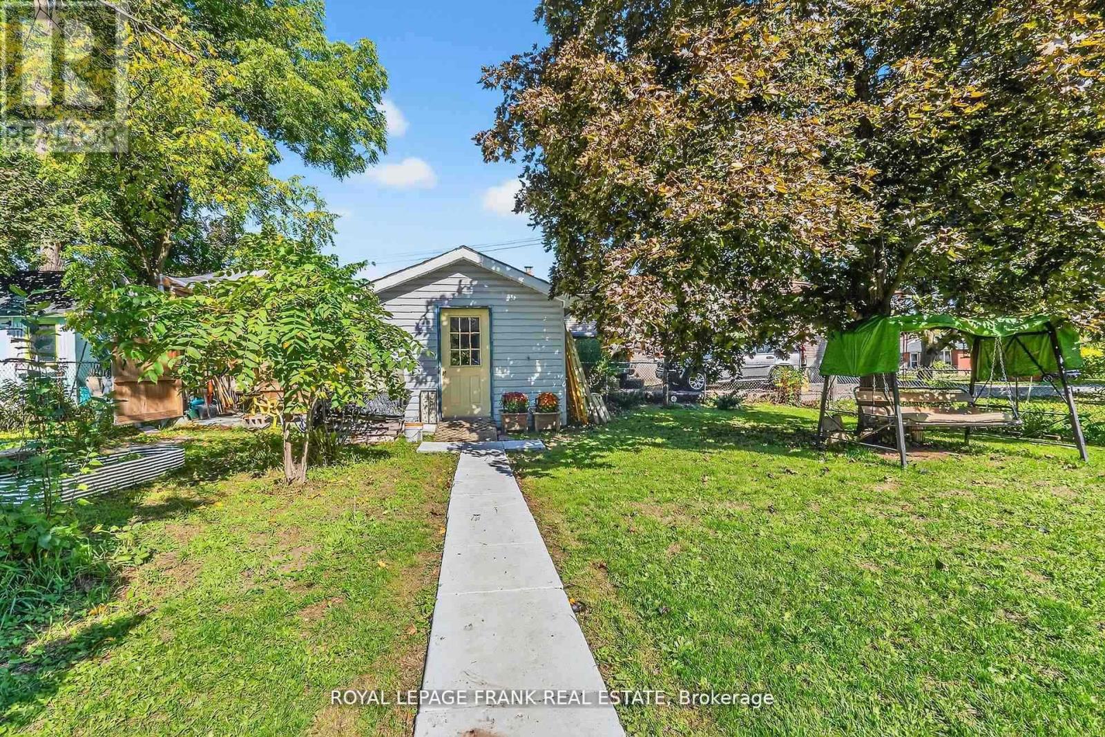 32 Melbourne Street E, Kawartha Lakes (Lindsay), Ontario  K9V 1X7 - Photo 33 - X12793190