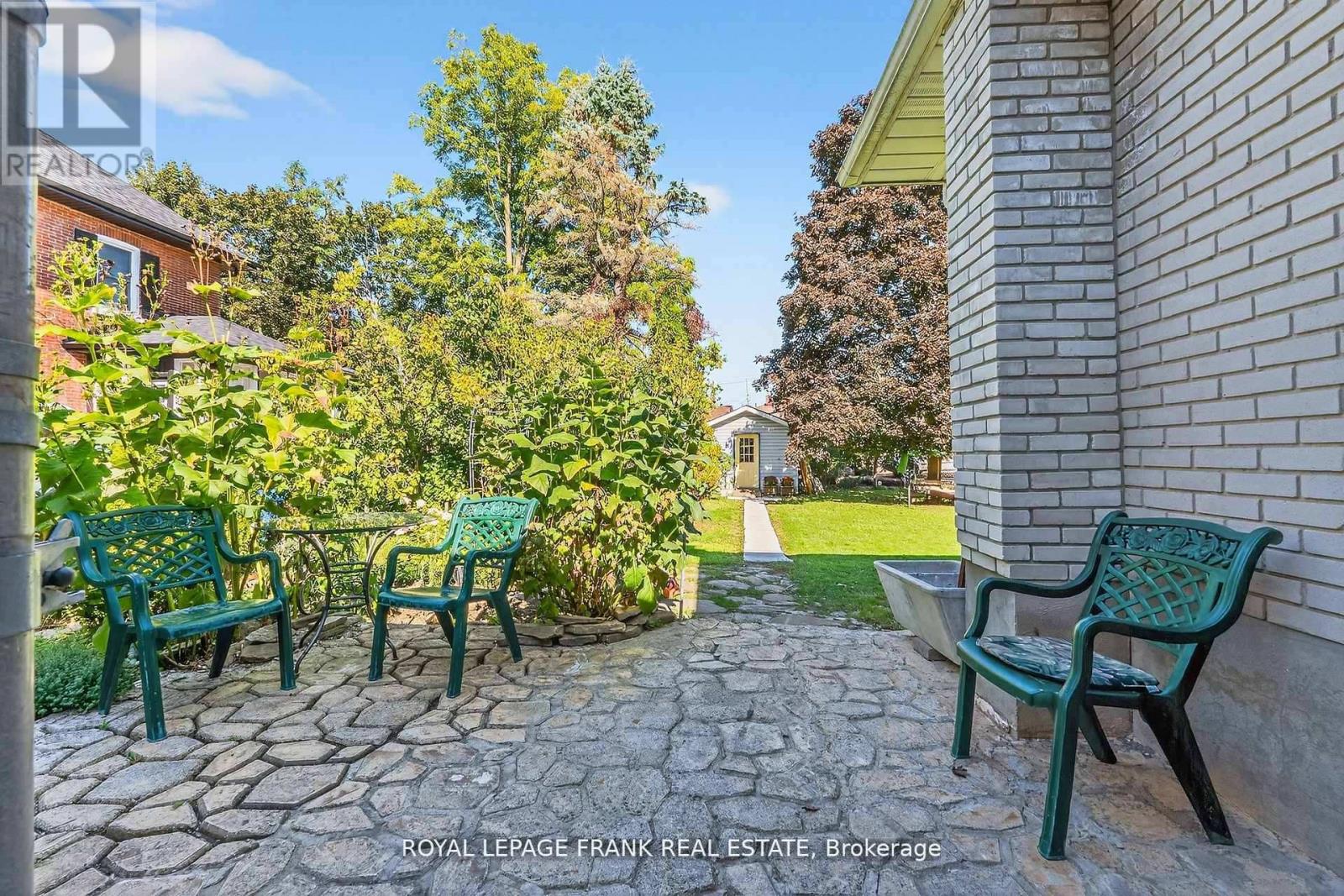 32 Melbourne Street E, Kawartha Lakes (Lindsay), Ontario  K9V 1X7 - Photo 37 - X12793190