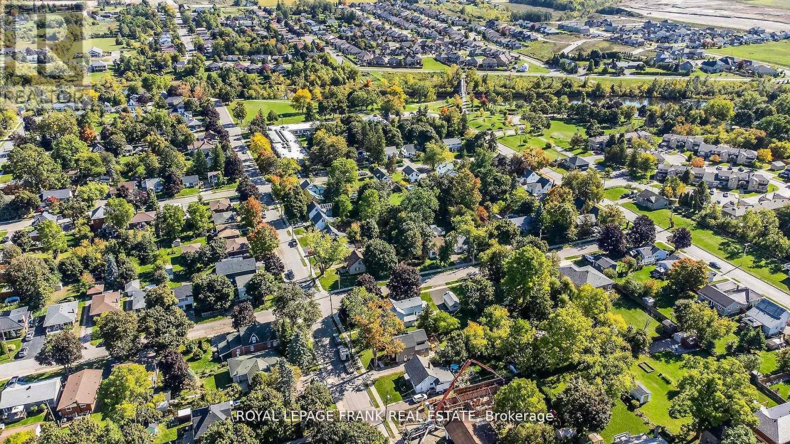 32 Melbourne Street E, Kawartha Lakes (Lindsay), Ontario  K9V 1X7 - Photo 40 - X12793190