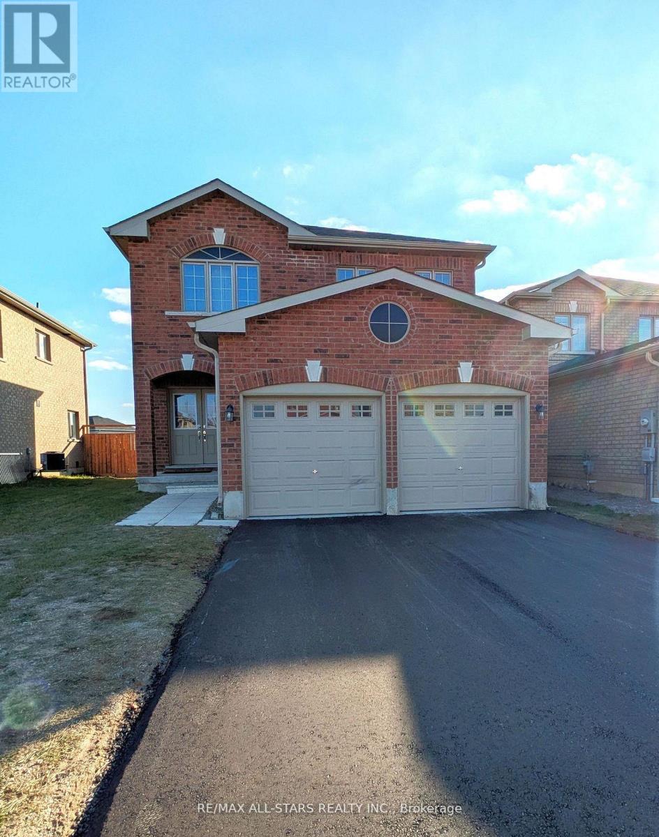 44 Carew Boulevard, Kawartha Lakes (Lindsay), Ontario  K9V 4R1 - Photo 2 - X12793260