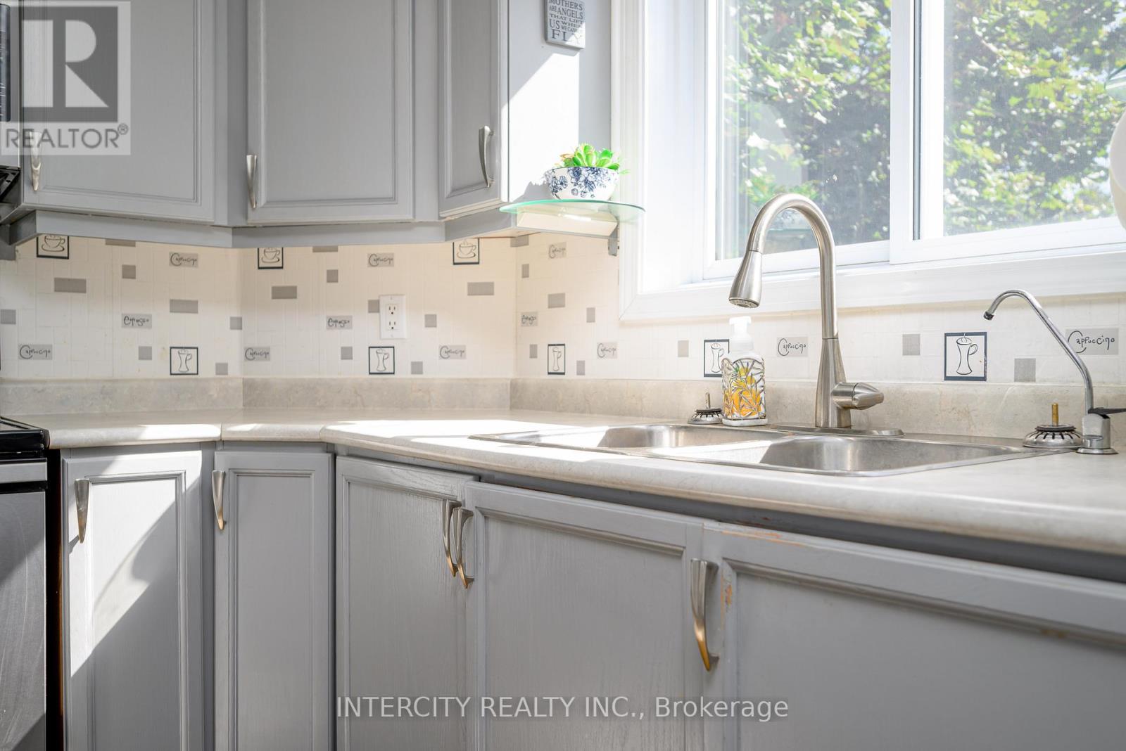 48 Champlain Boulevard, Kawartha Lakes (Lindsay), Ontario  K9V 0J1 - Photo 16 - X12793140