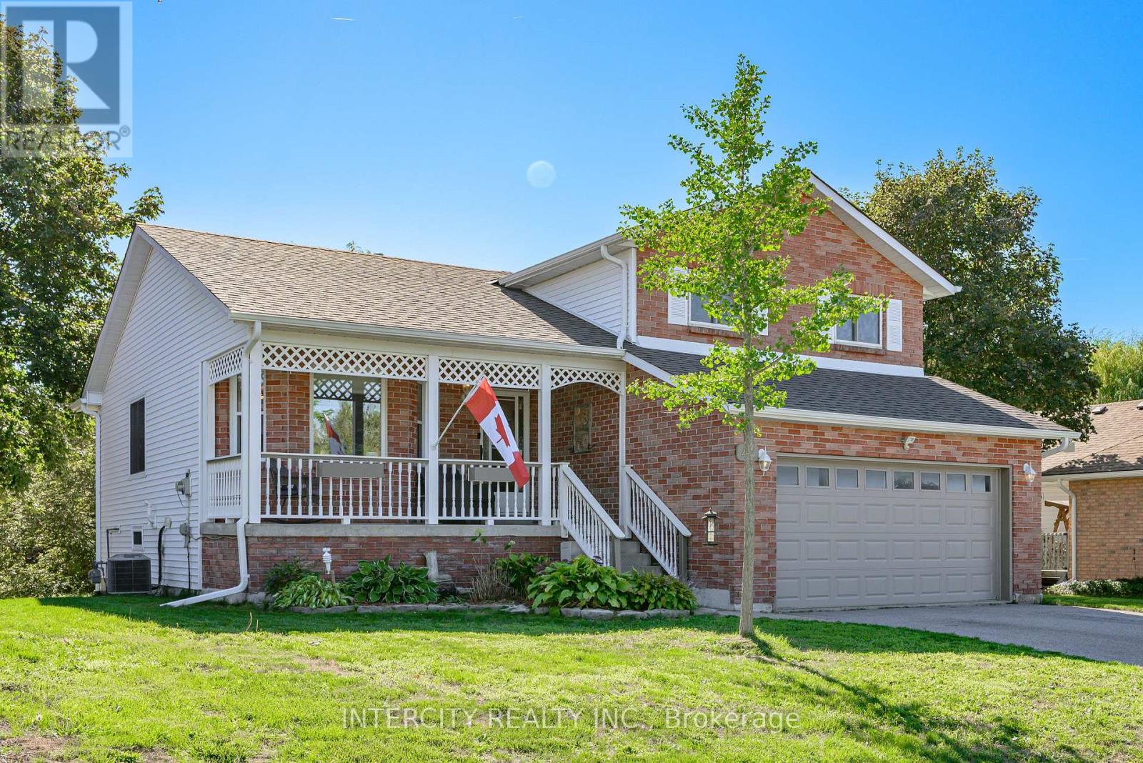 48 Champlain Boulevard, Kawartha Lakes (Lindsay), Ontario  K9V 0J1 - Photo 2 - X12793140