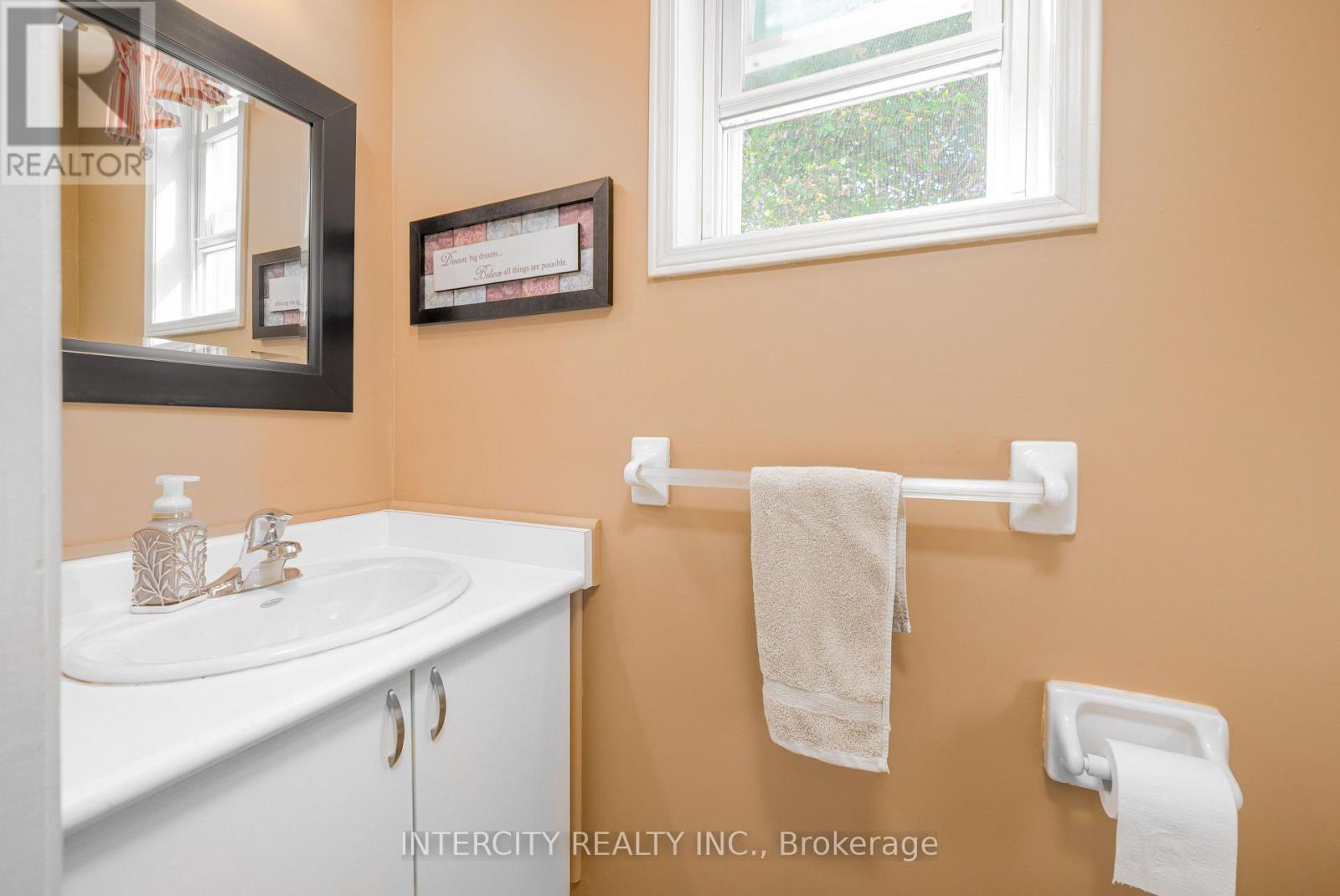 48 Champlain Boulevard, Kawartha Lakes (Lindsay), Ontario  K9V 0J1 - Photo 21 - X12793140