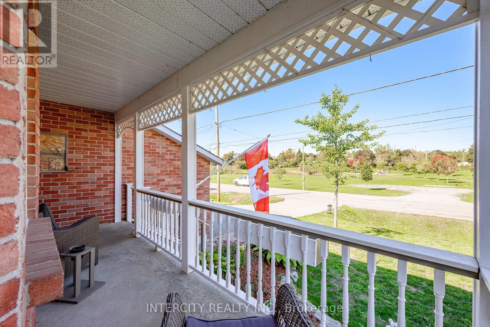 48 Champlain Boulevard, Kawartha Lakes (Lindsay), Ontario  K9V 0J1 - Photo 3 - X12793140