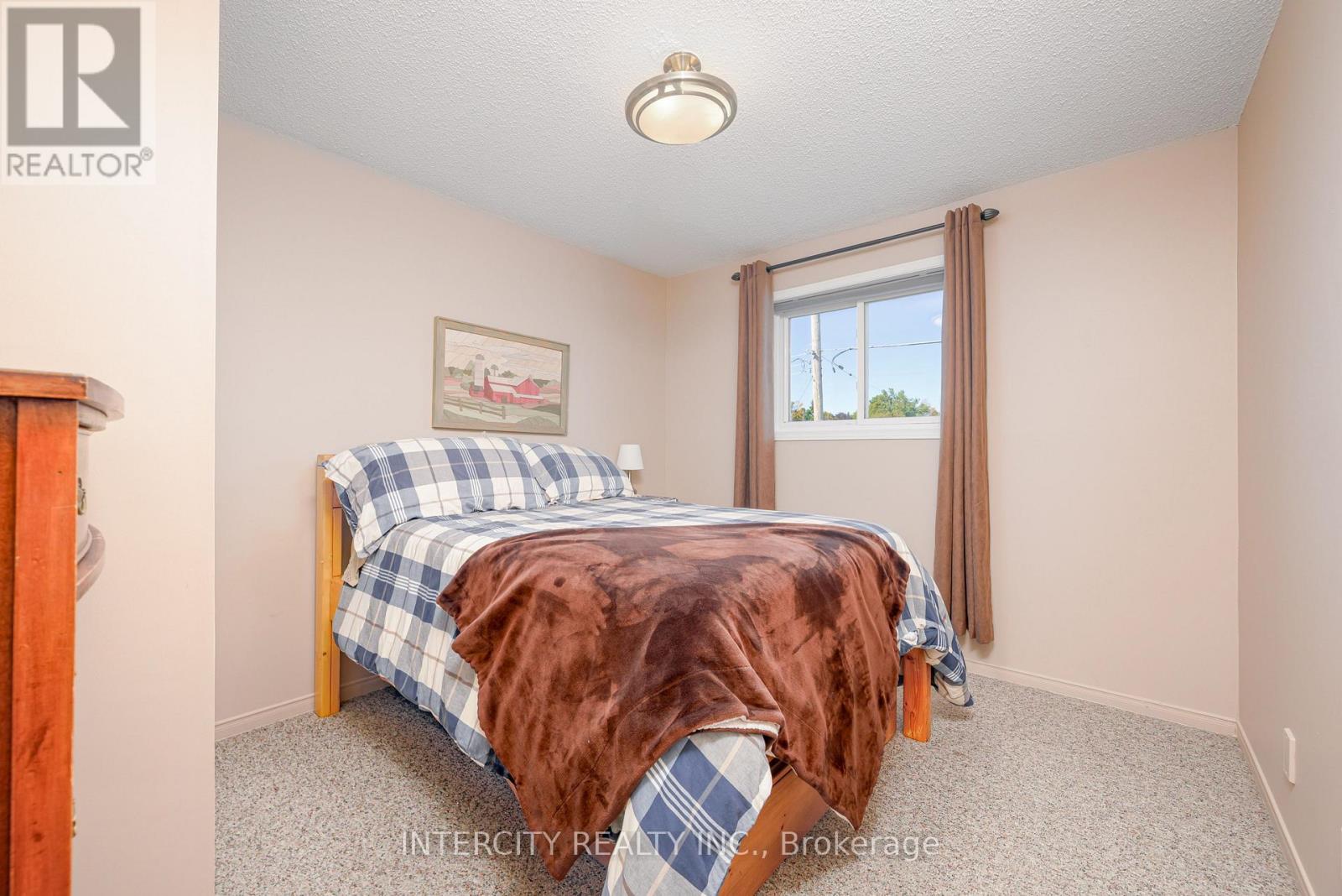 48 Champlain Boulevard, Kawartha Lakes (Lindsay), Ontario  K9V 0J1 - Photo 31 - X12793140