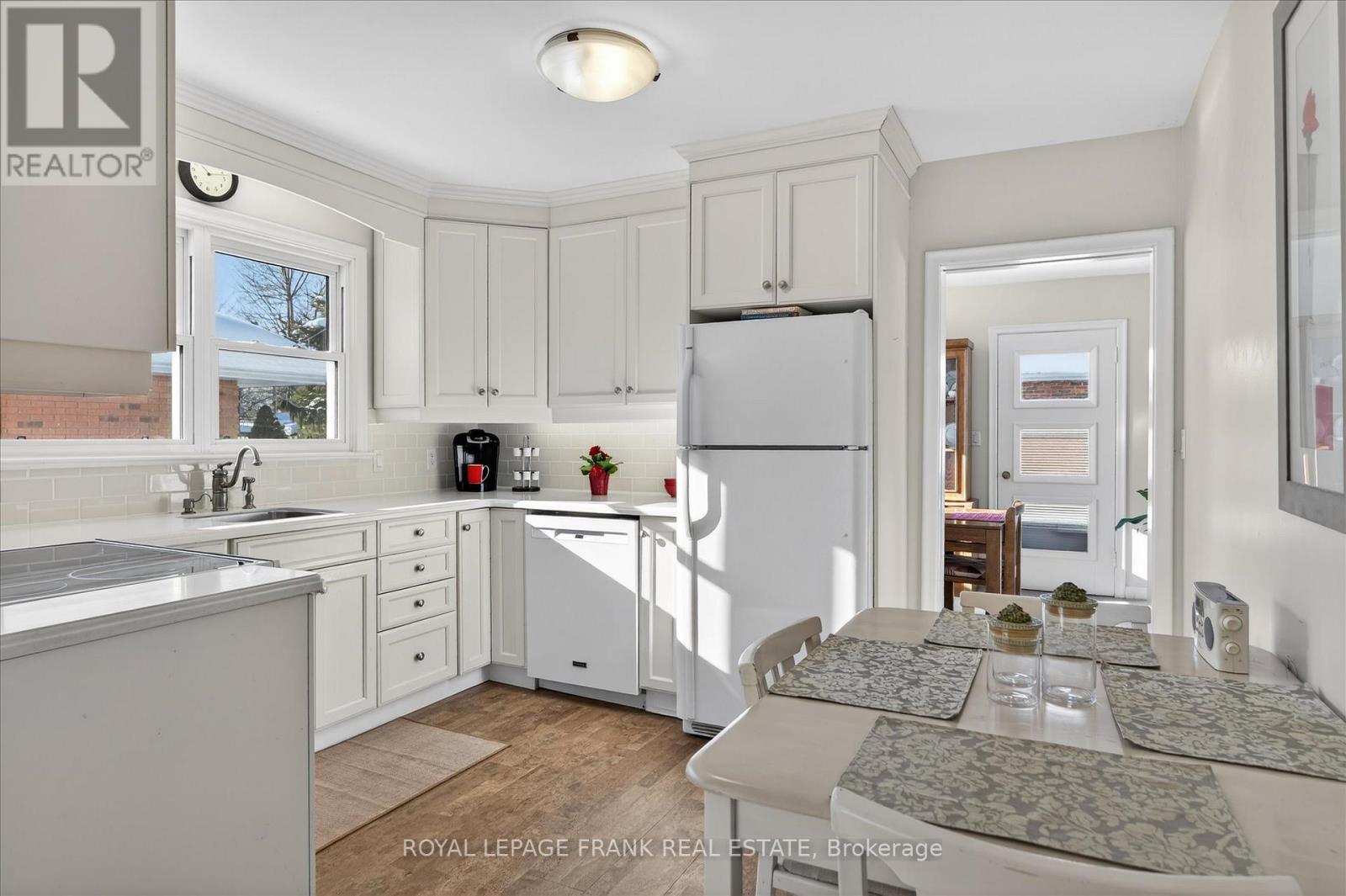 797 Valleyview Drive, Peterborough (Monaghan Ward 2), Ontario  K9J 6P9 - Photo 11 - X12793310