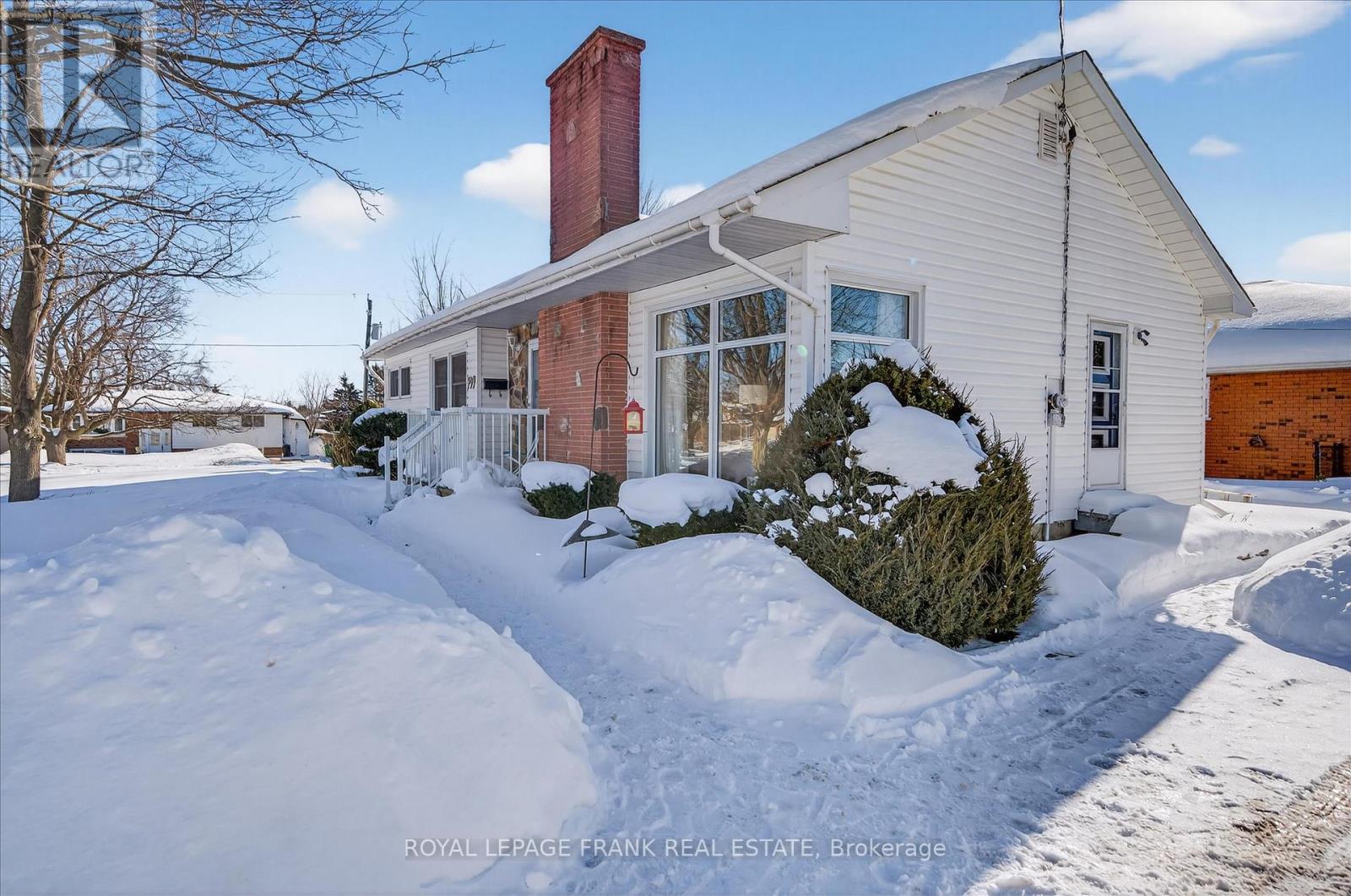 797 Valleyview Drive, Peterborough (Monaghan Ward 2), Ontario  K9J 6P9 - Photo 3 - X12793310