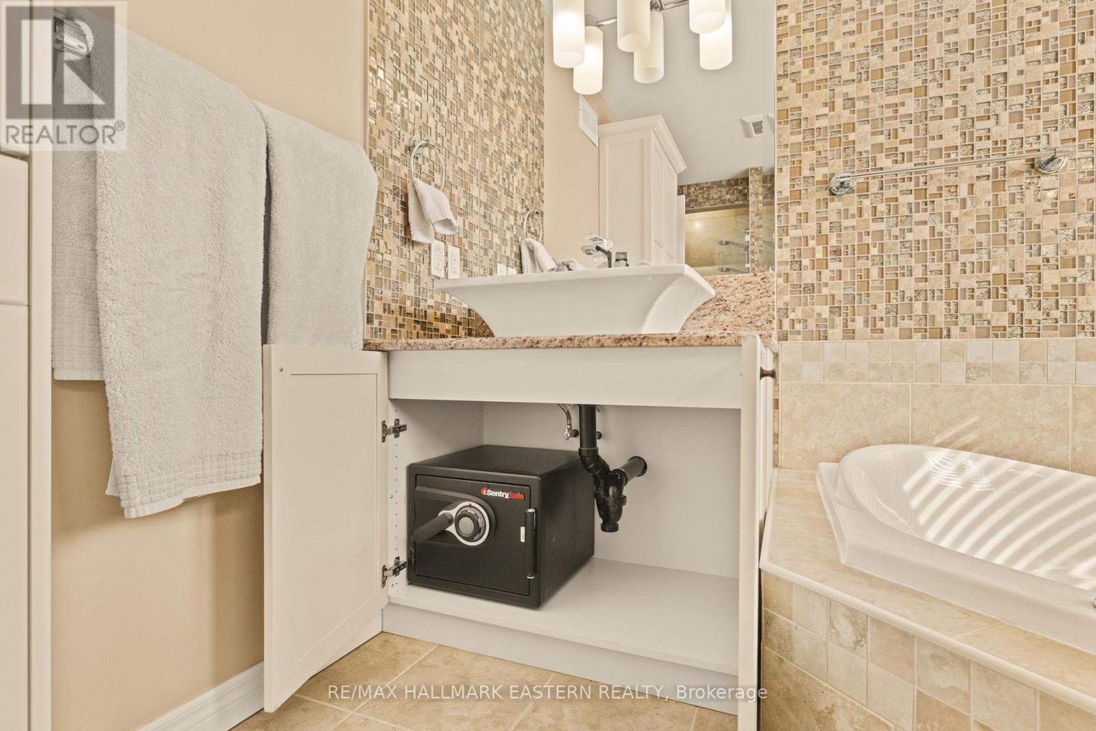 9 Bloomfield Court, Selwyn, Ontario  K0L 2H0 - Photo 17 - X12793768