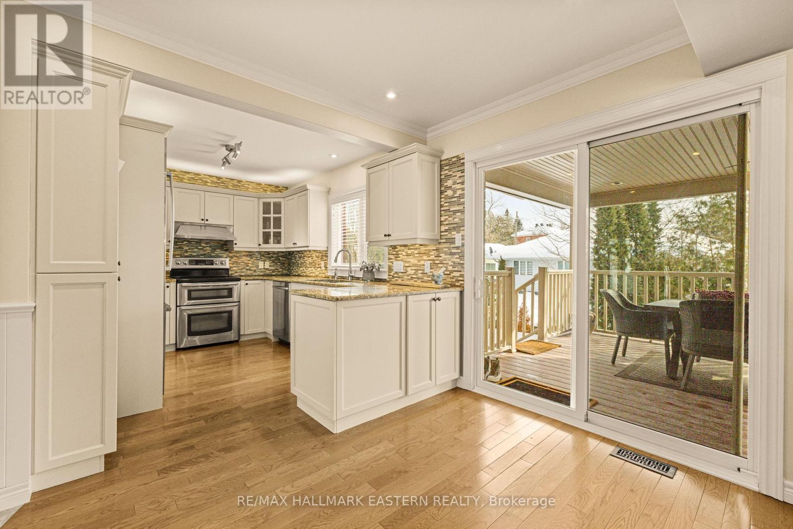 9 Bloomfield Court, Selwyn, Ontario  K0L 2H0 - Photo 6 - X12793768