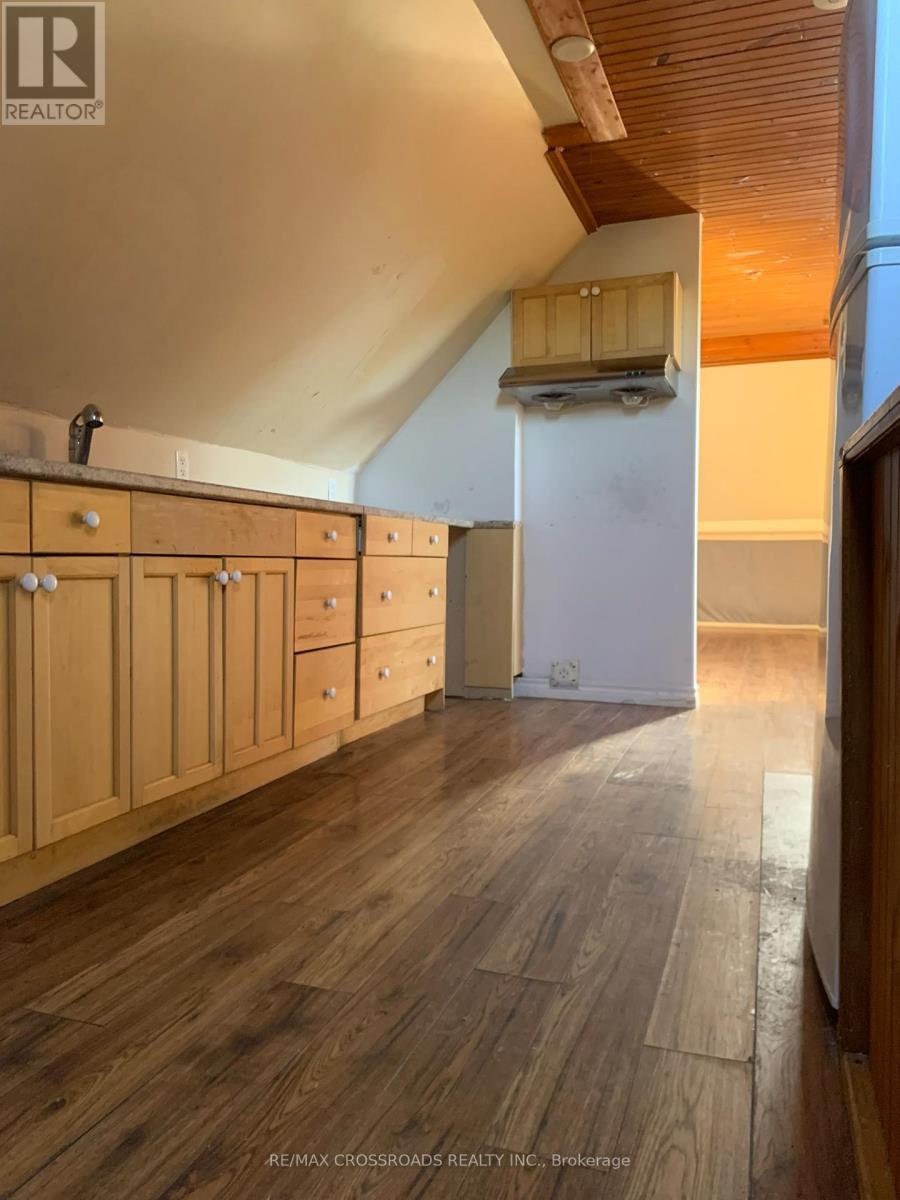 317 Boswell Avenue, Peterborough (Town Ward 3), Ontario  K9J 5G2 - Photo 10 - X12793868