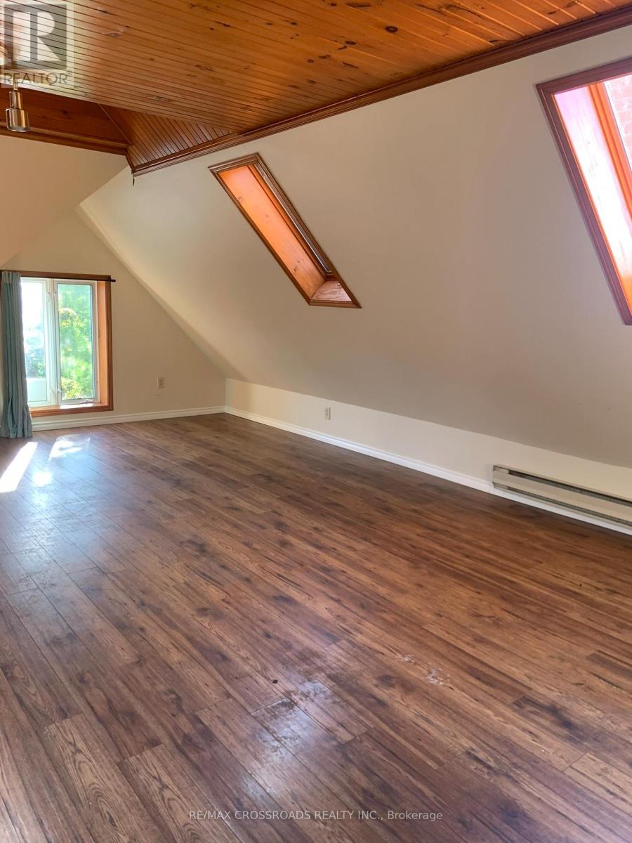 317 Boswell Avenue, Peterborough (Town Ward 3), Ontario  K9J 5G2 - Photo 12 - X12793868