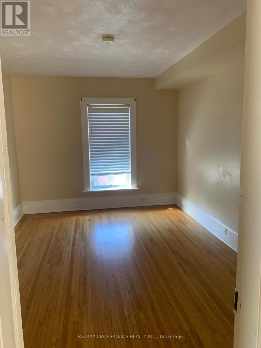 317 Boswell Avenue, Peterborough (Town Ward 3), Ontario  K9J 5G2 - Photo 2 - X12793868