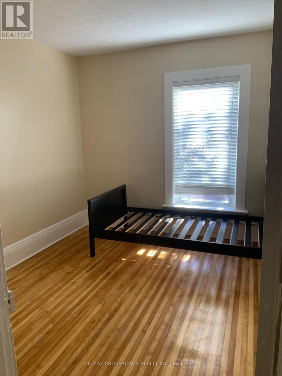 317 Boswell Avenue, Peterborough (Town Ward 3), Ontario  K9J 5G2 - Photo 4 - X12793868