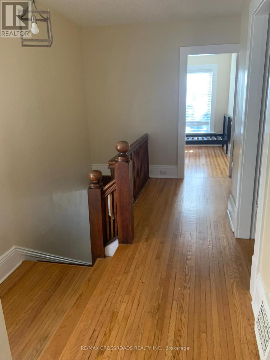 317 Boswell Avenue, Peterborough (Town Ward 3), Ontario  K9J 5G2 - Photo 5 - X12793868