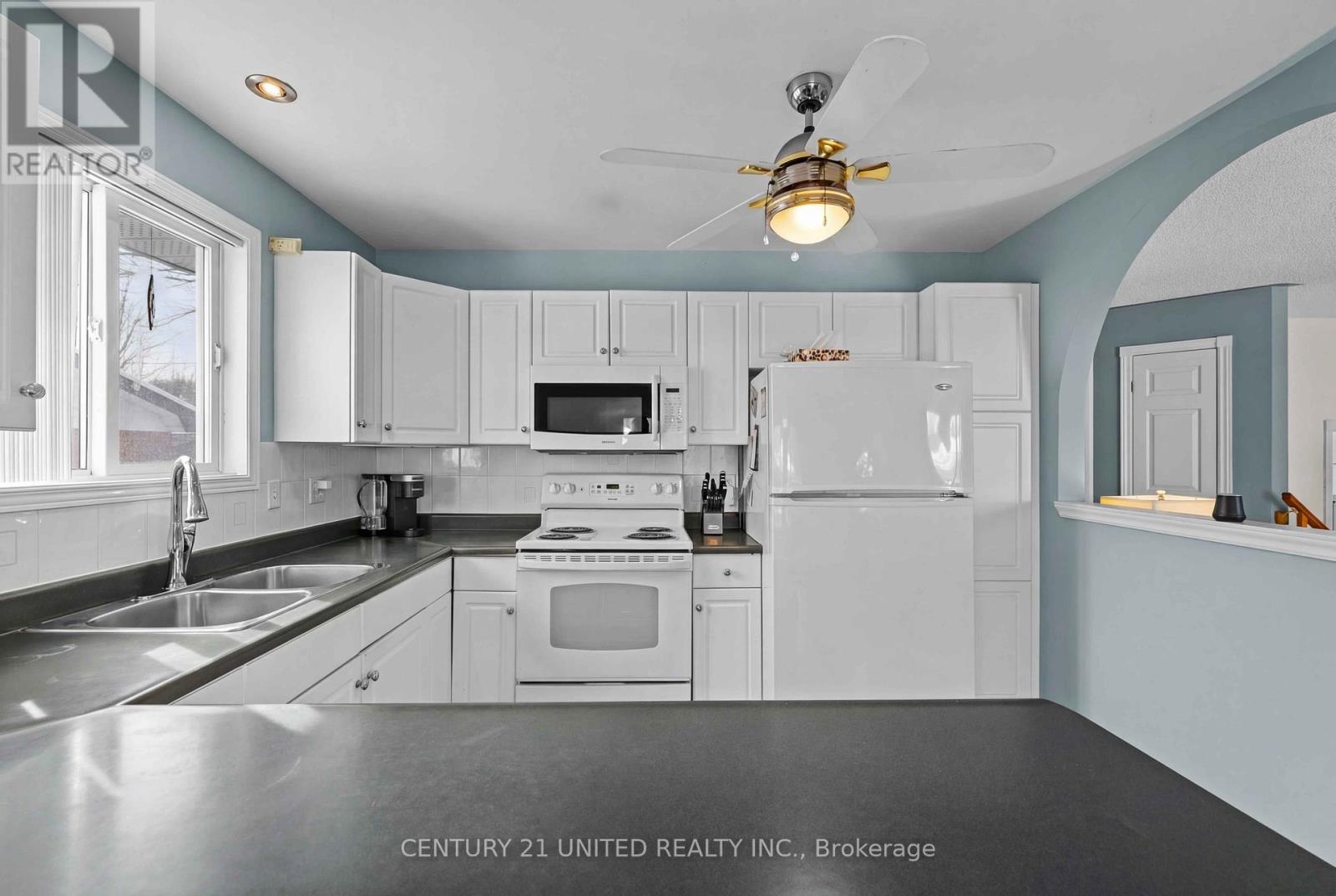 640 Brealey Drive, Peterborough (Otonabee Ward 1), Ontario  K9K 2M7 - Photo 11 - X12794258