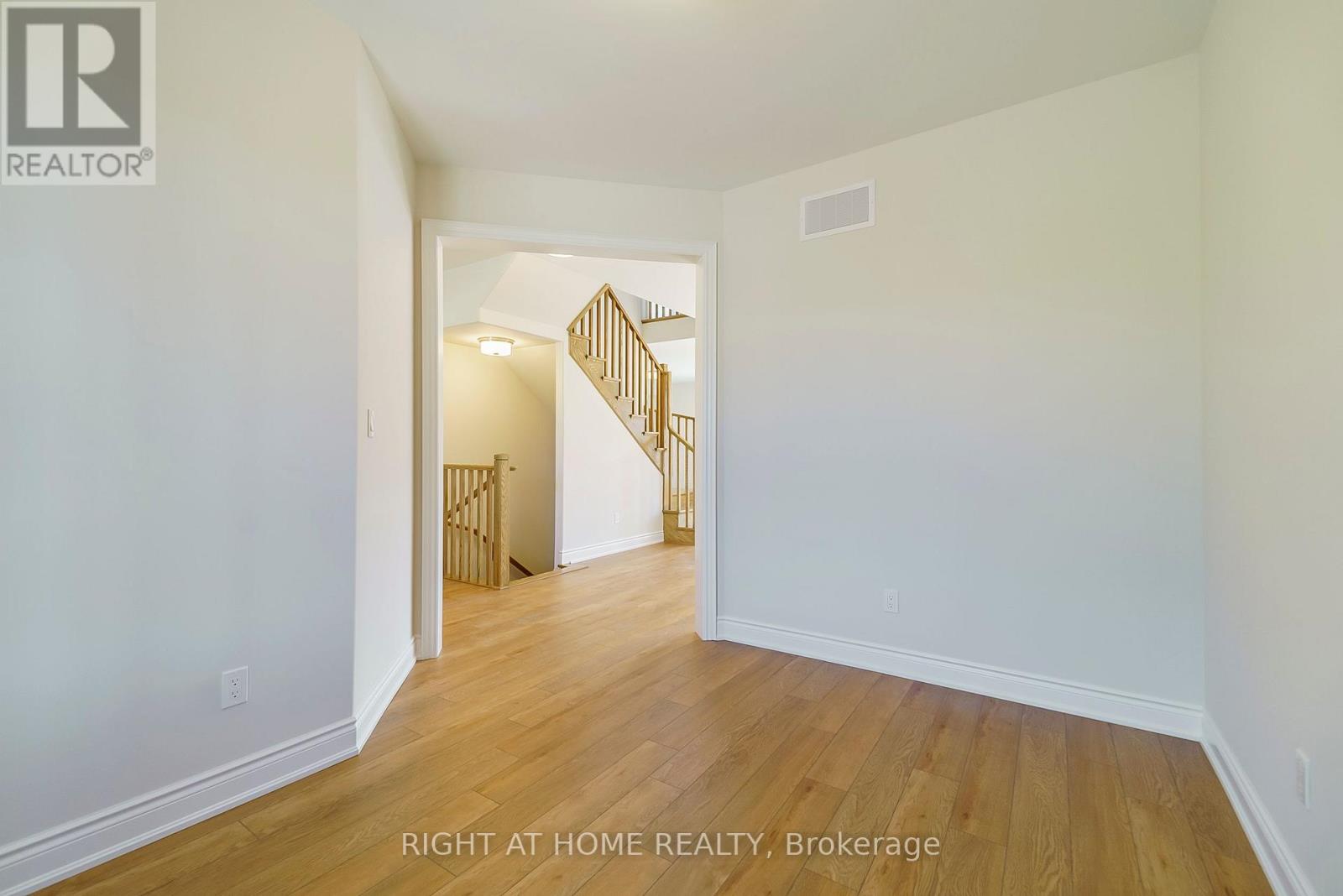 602 Wedlock Lane, Peterborough (Northcrest Ward 5), Ontario  K9H 0C4 - Photo 5 - X12795940