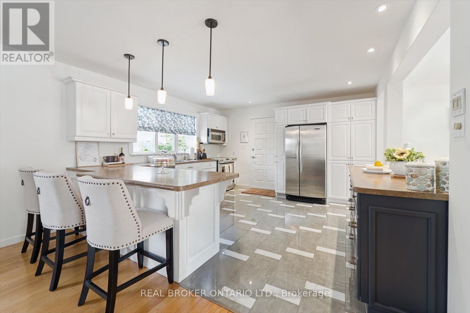 1449 Champlain Drive, Peterborough (Northcrest Ward 5), Ontario  K9L 1N3 - Photo 12 - X12796784