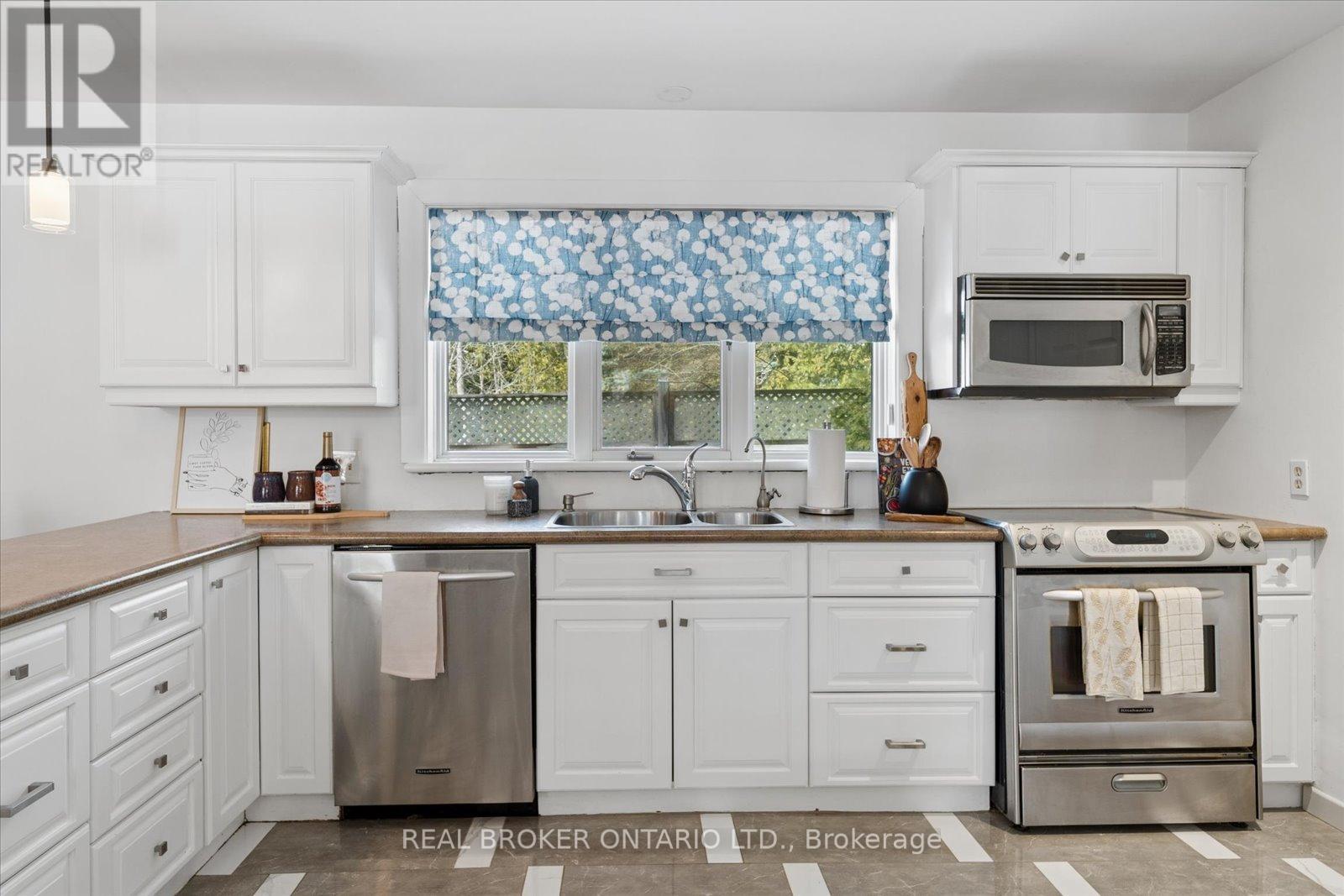 1449 Champlain Drive, Peterborough (Northcrest Ward 5), Ontario  K9L 1N3 - Photo 13 - X12796784