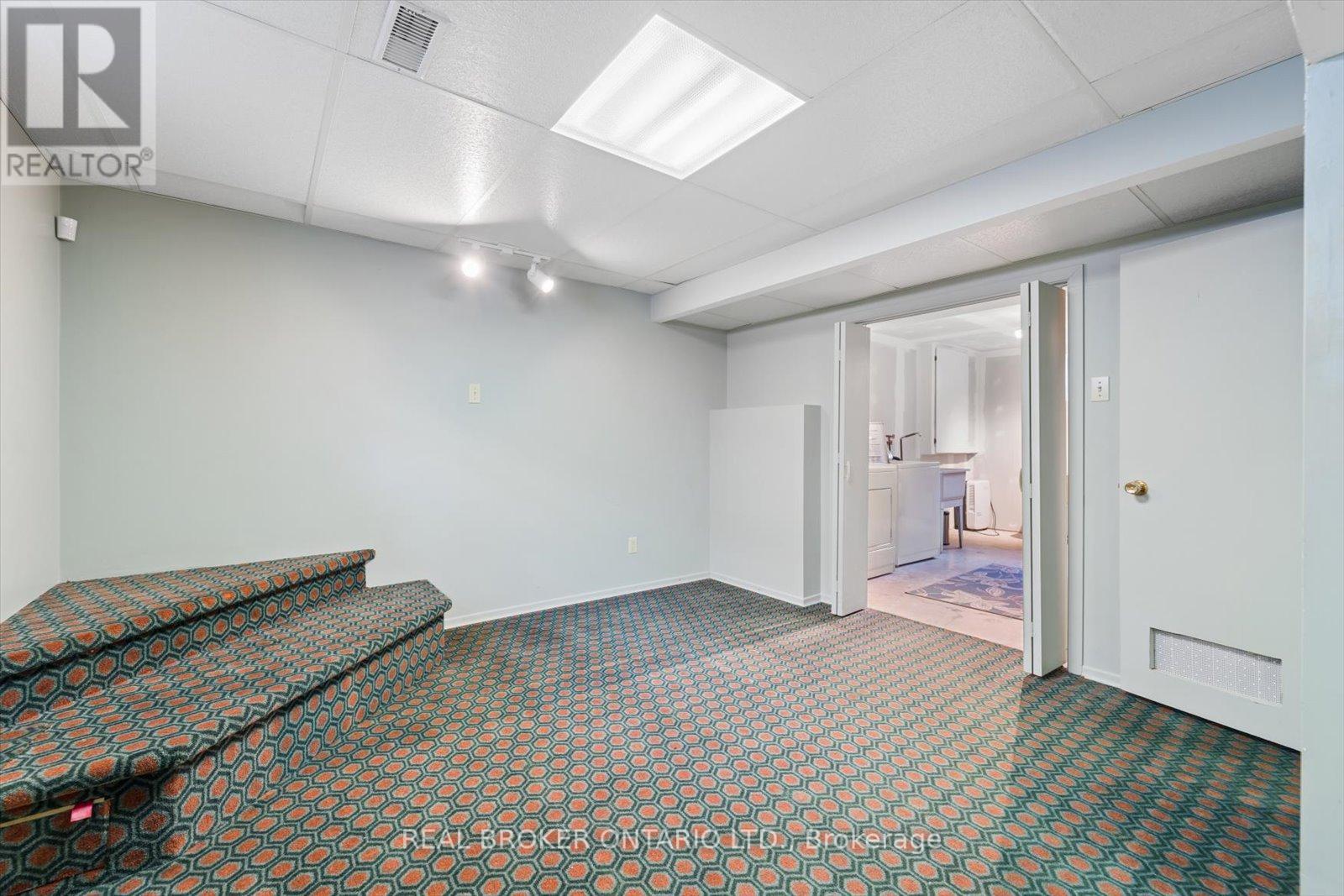 1449 Champlain Drive, Peterborough (Northcrest Ward 5), Ontario  K9L 1N3 - Photo 45 - X12796784