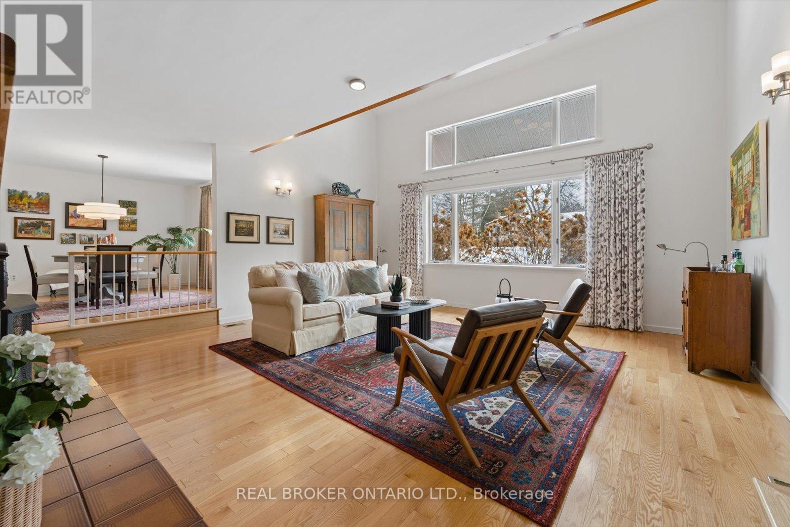 1449 Champlain Drive, Peterborough (Northcrest Ward 5), Ontario  K9L 1N3 - Photo 6 - X12796784