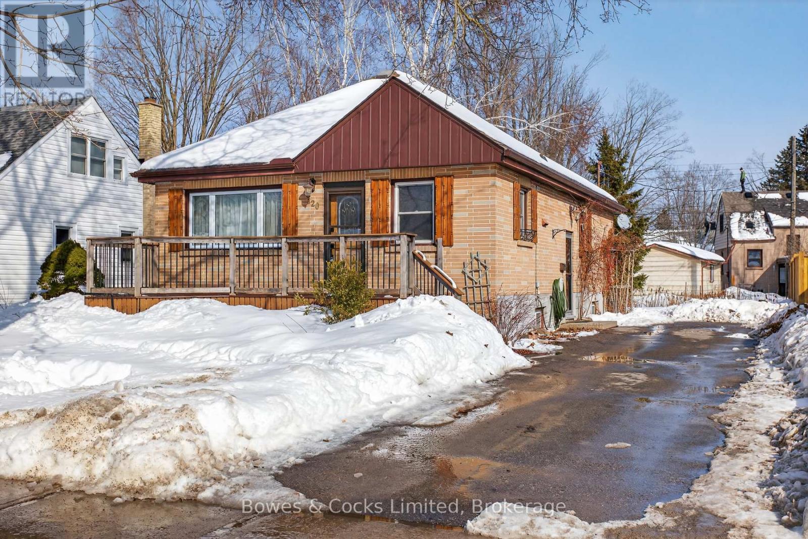 820 Nicholls Street, Peterborough (Northcrest Ward 5), Ontario  K9H 5T8 - Photo 2 - X12796860