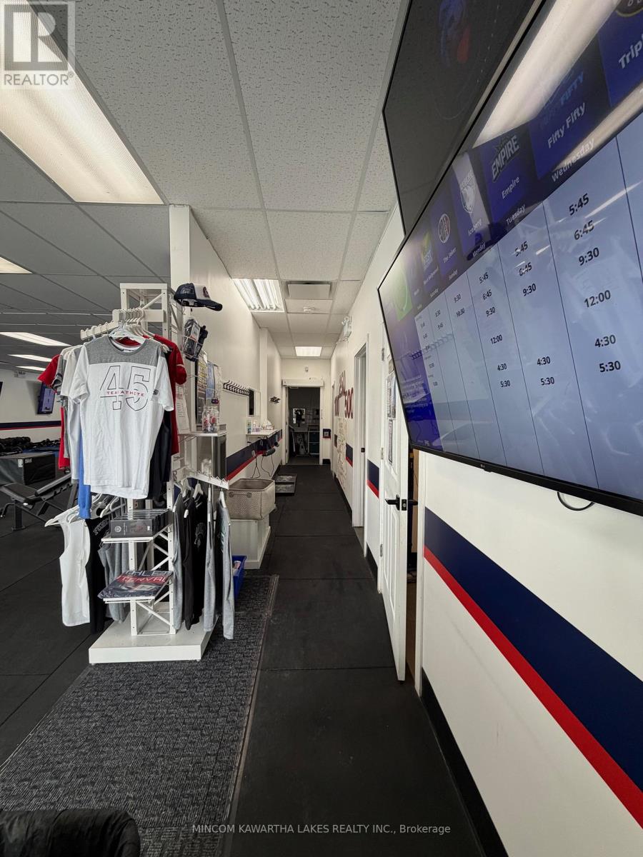 11 & 12 - 550 Lansdowne Street W, Peterborough (Town Ward 3), Ontario  K9J 8J8 - Photo 4 - X12797840